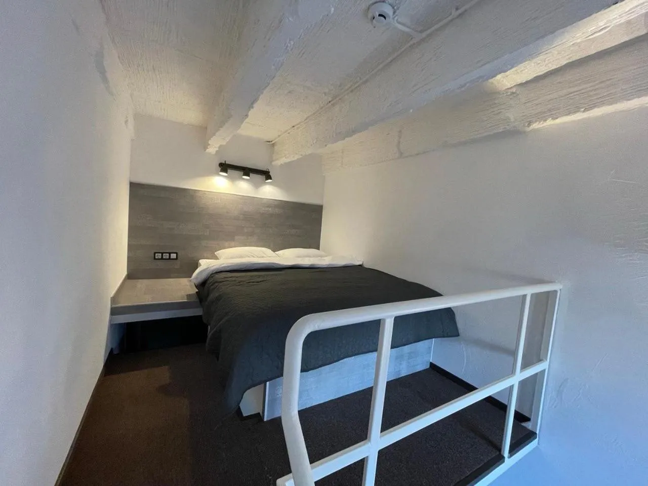 Bed in Lift Hotel Boutique - Derybasivska