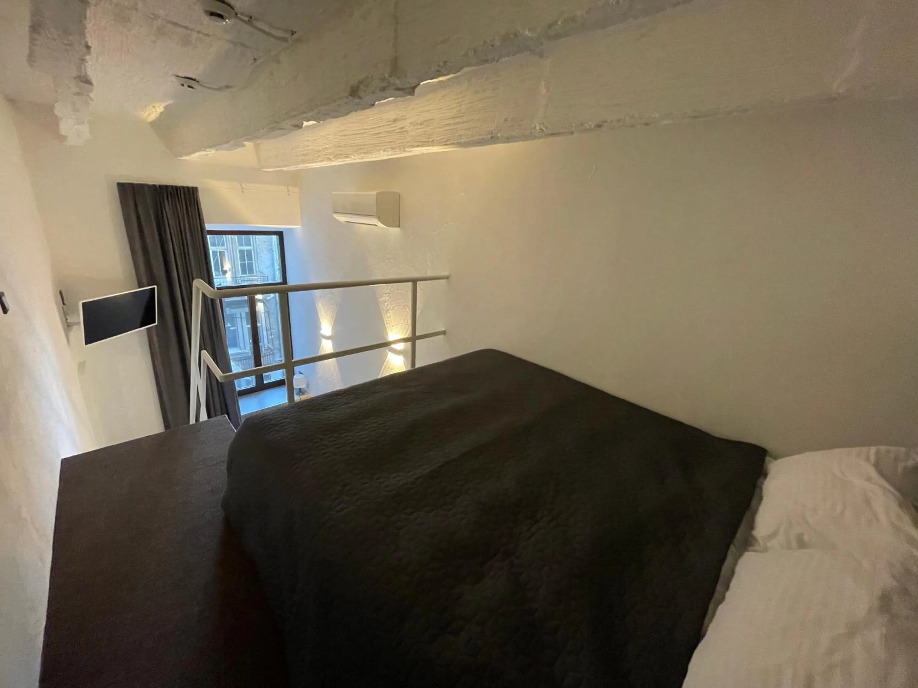 Bed in Lift Hotel Boutique - Derybasivska
