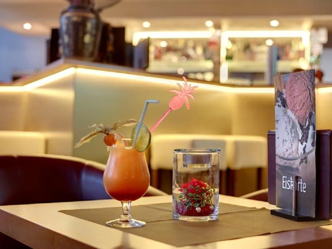 Lounge or bar in Kurhotel Pyramide Bad Windsheim