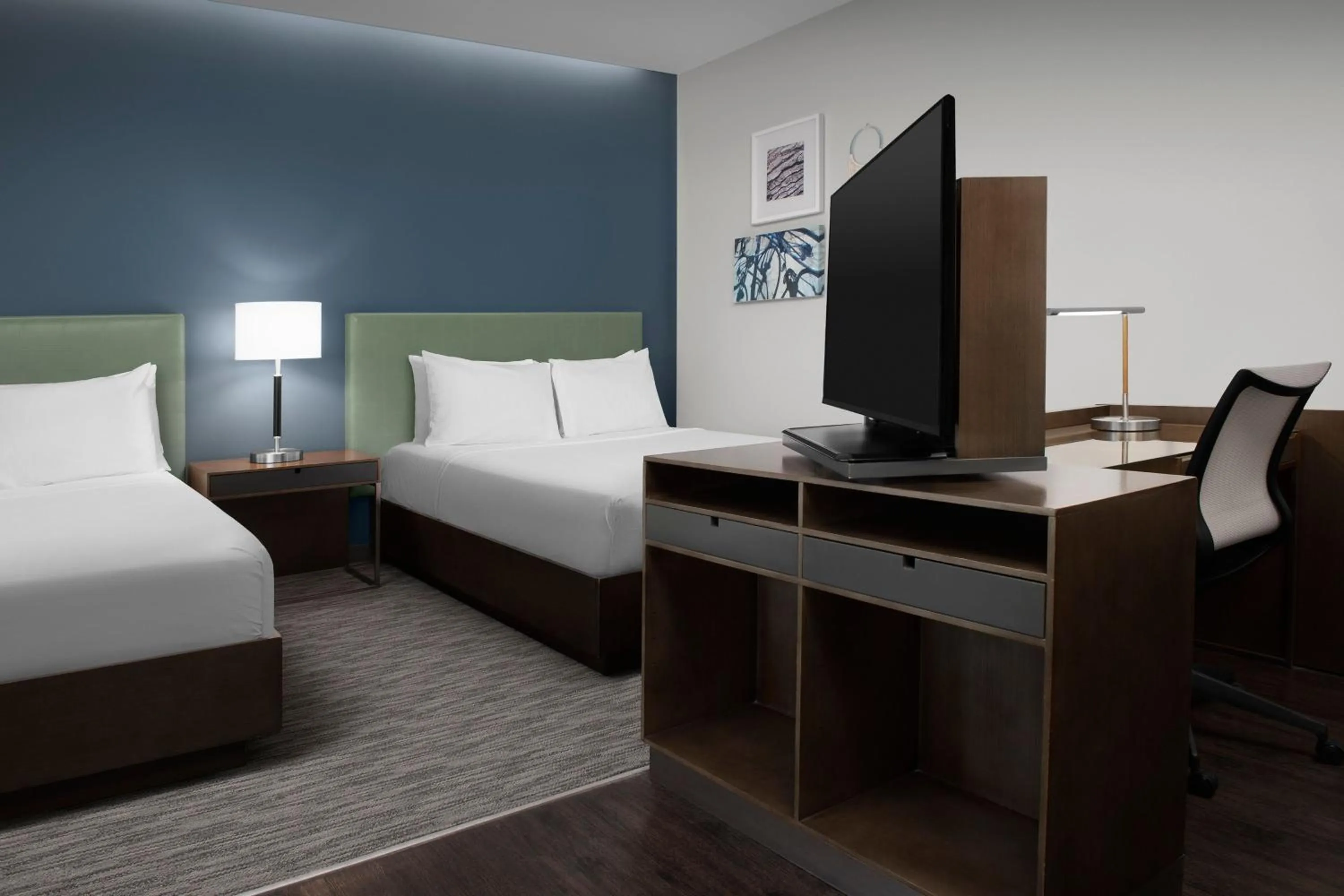 Photo of the whole room, Bed in Element Denver Park Meadows