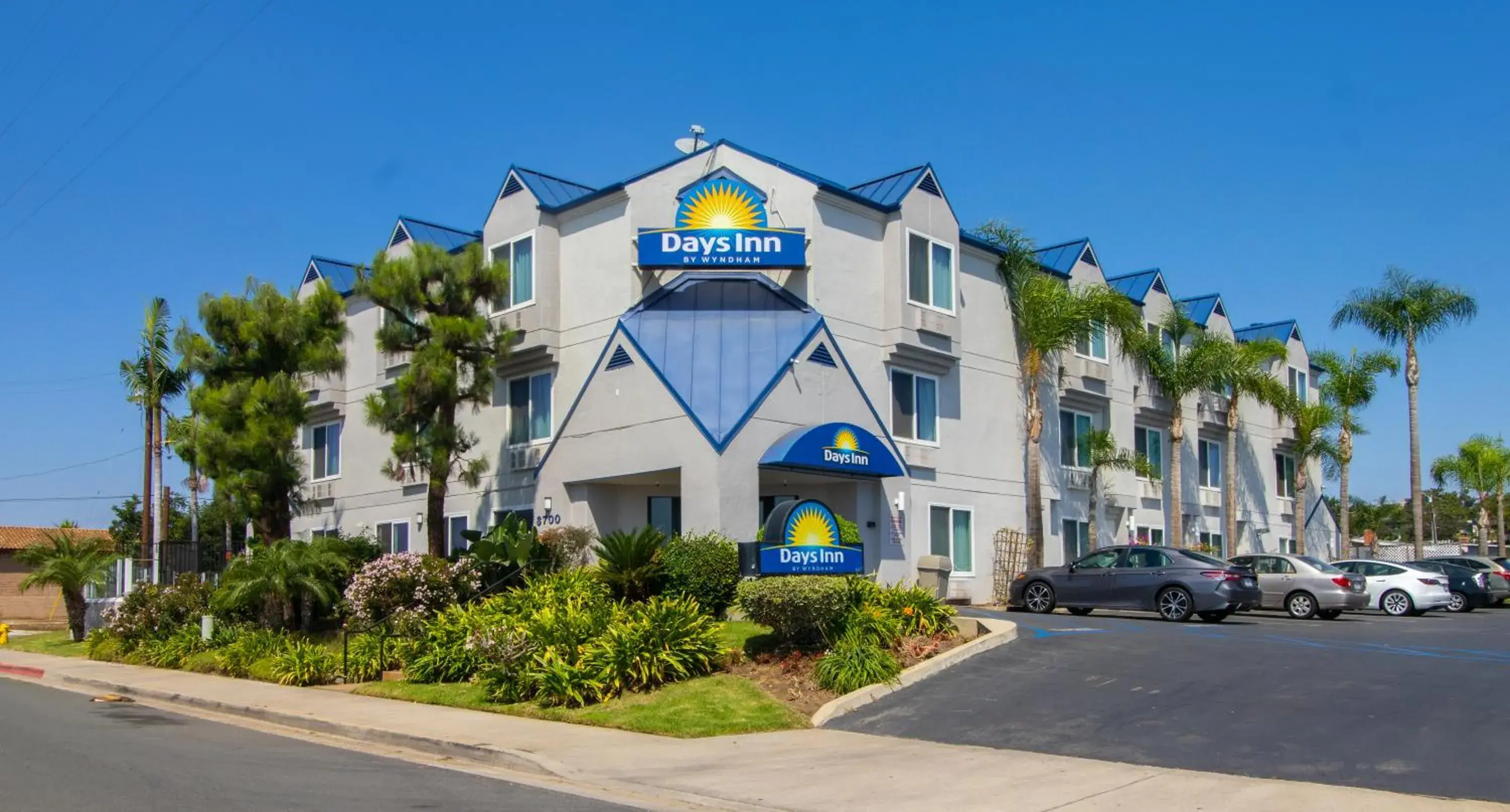Property building in Days Inn by Wyndham Carlsbad Property building in Days Inn by Wyndham Carlsbad