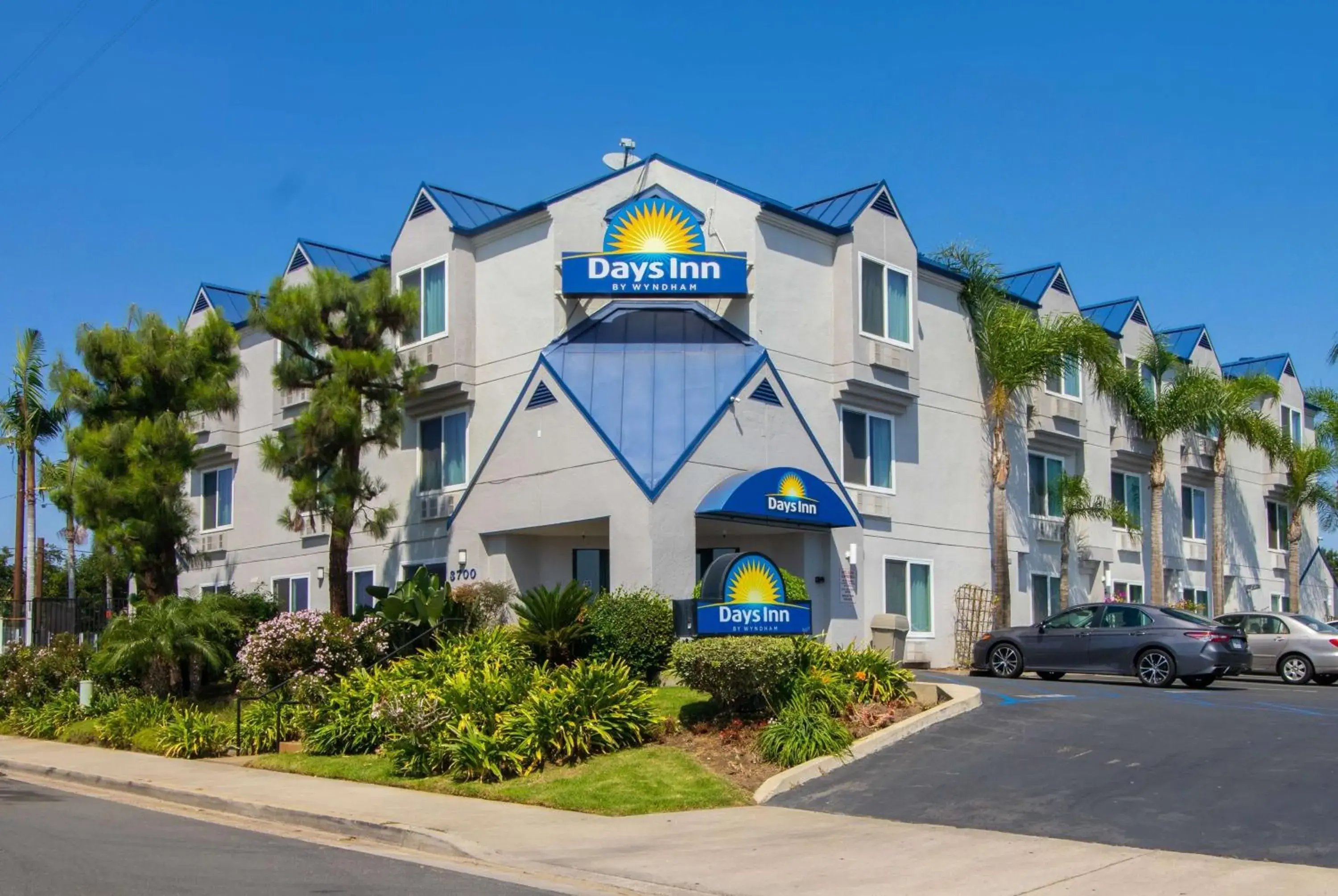 Property building in Days Inn by Wyndham Carlsbad Property building in Days Inn by Wyndham Carlsbad