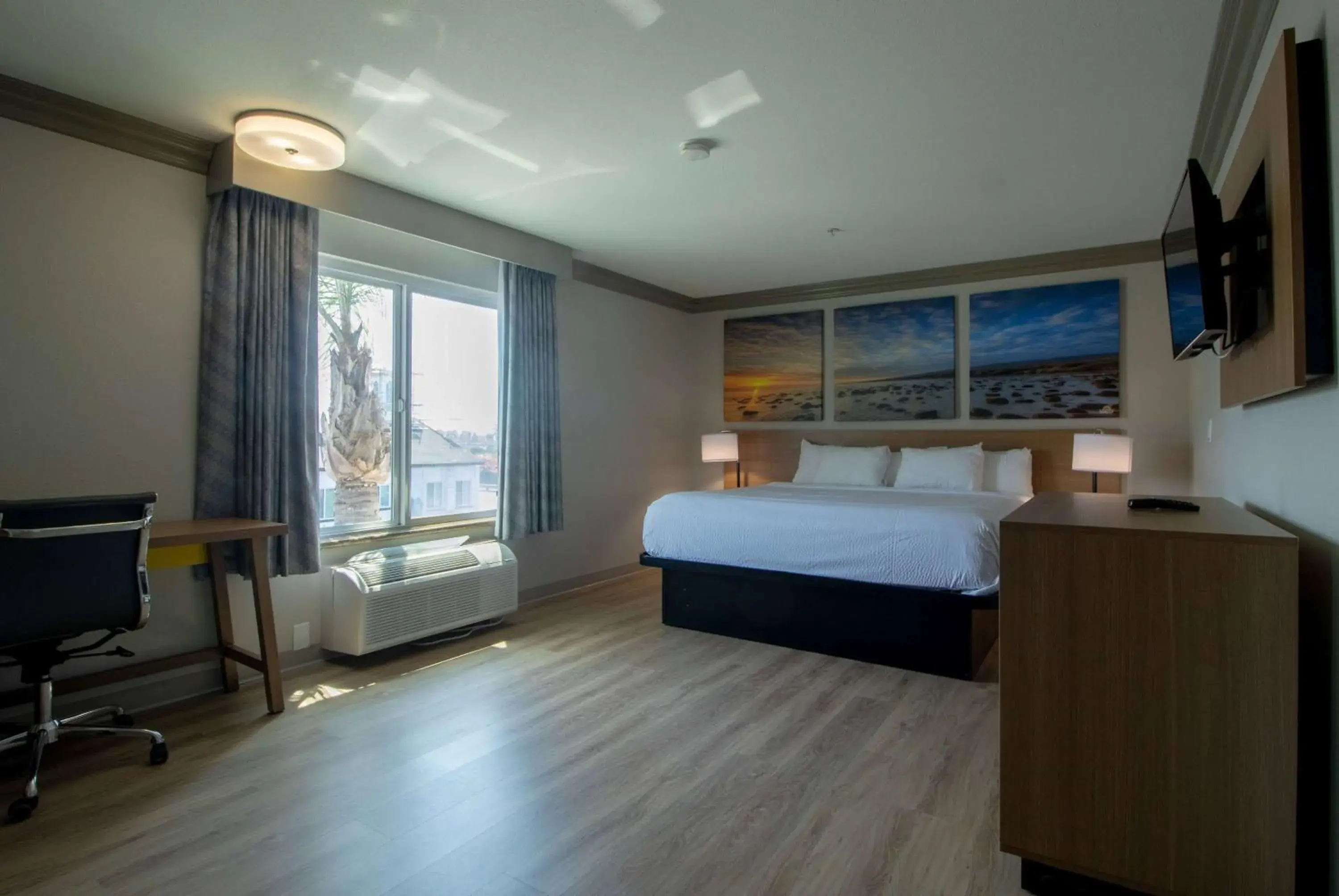 Photo of the whole room, Bed in Days Inn by Wyndham Carlsbad Photo of the whole room, Bed in Days Inn by Wyndham Carlsbad