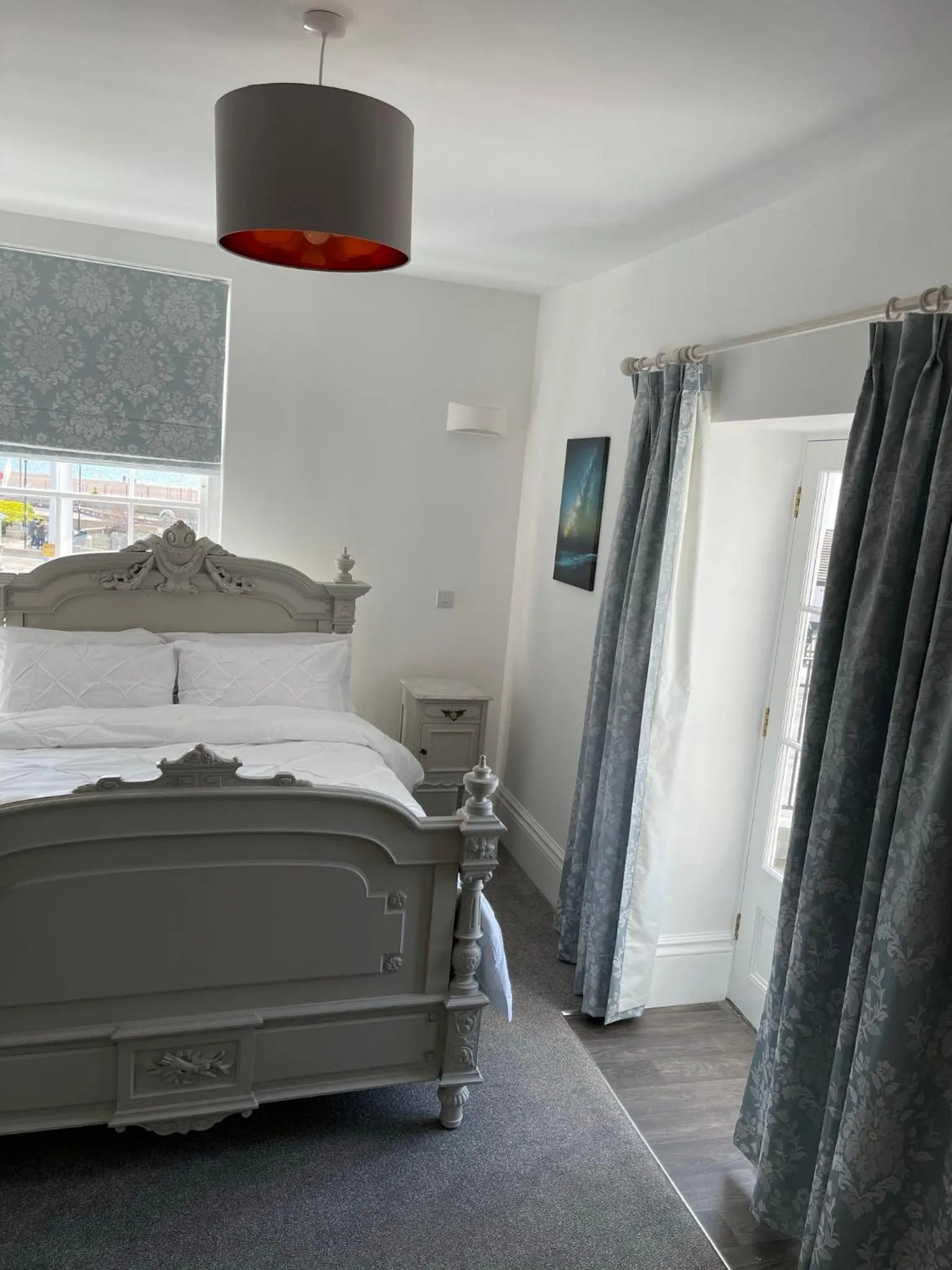 Bed in Master accommodation suite 2 sea view with balcony