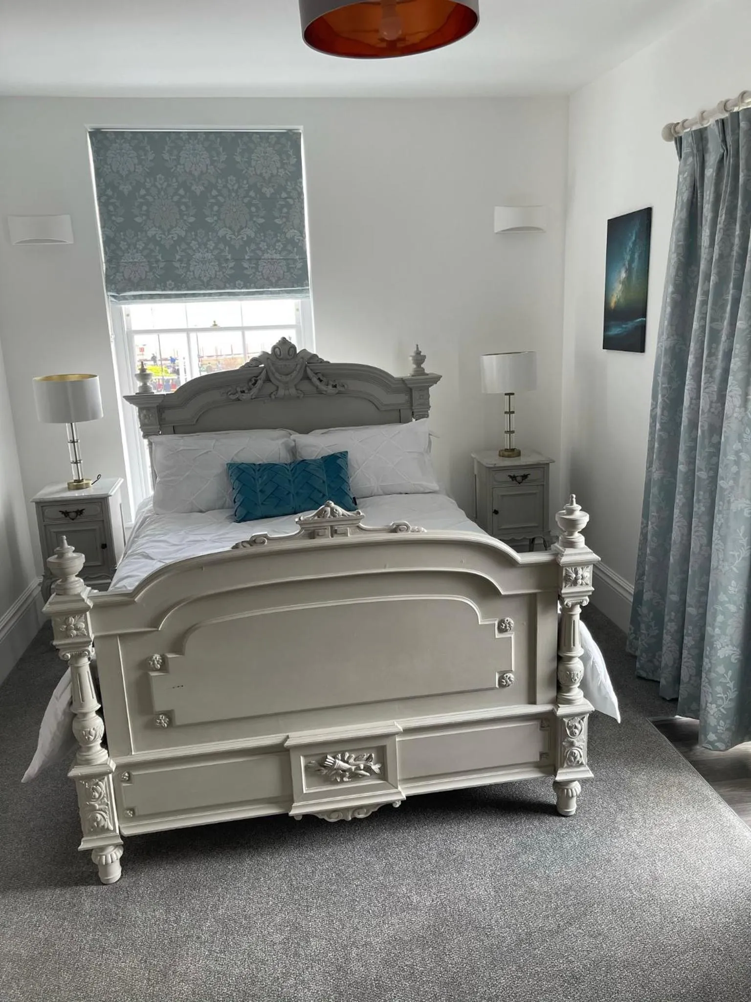 Bed in Master accommodation suite 2 sea view with balcony