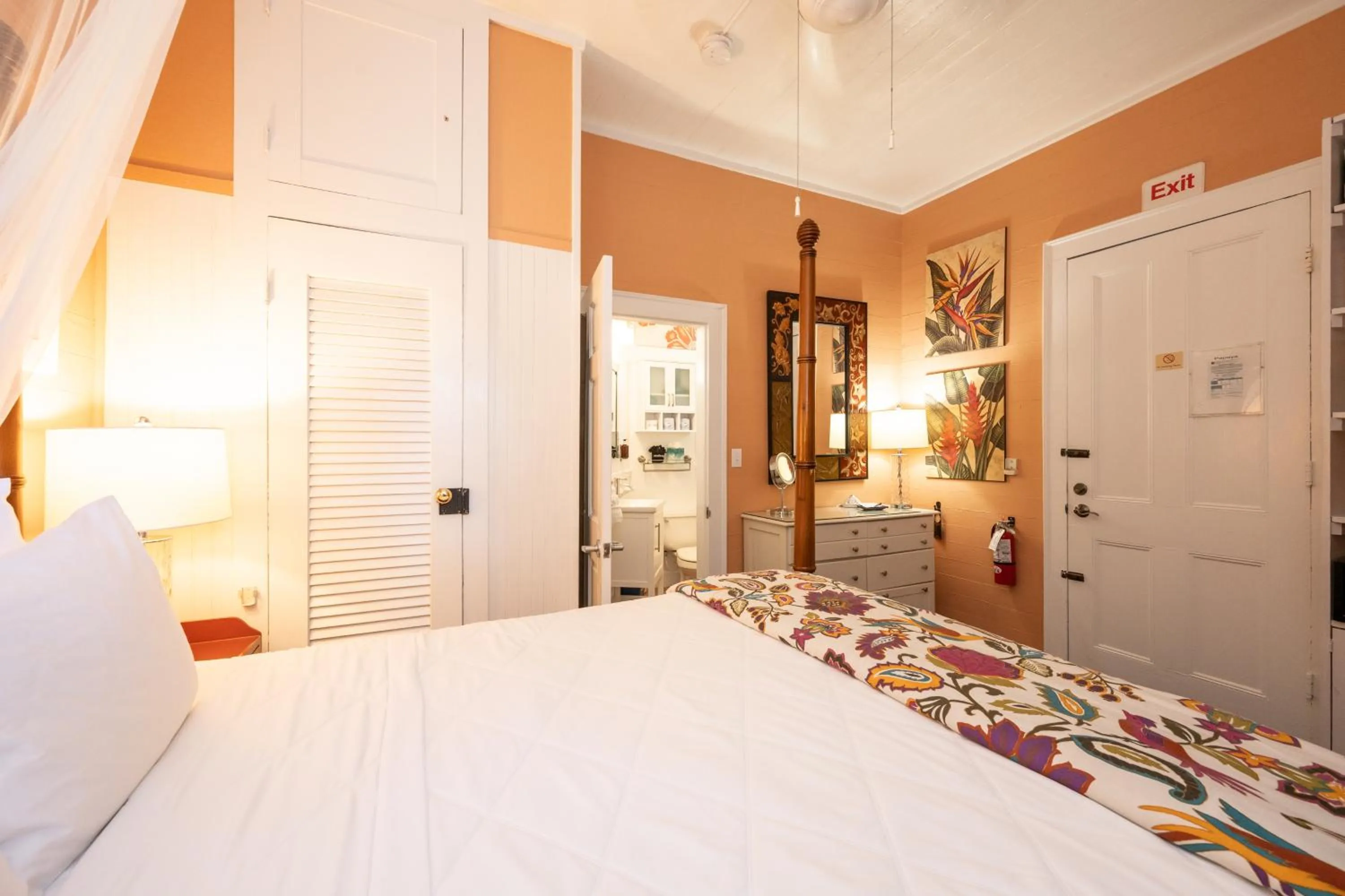 Bed in The Mermaid & The Alligator