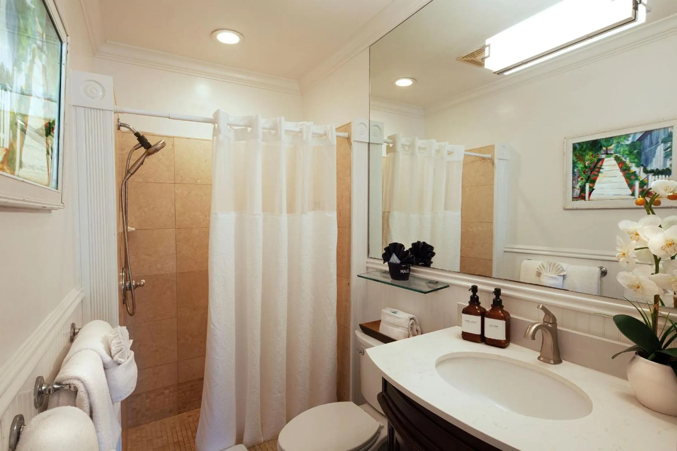 Bathroom in The Mermaid & The Alligator