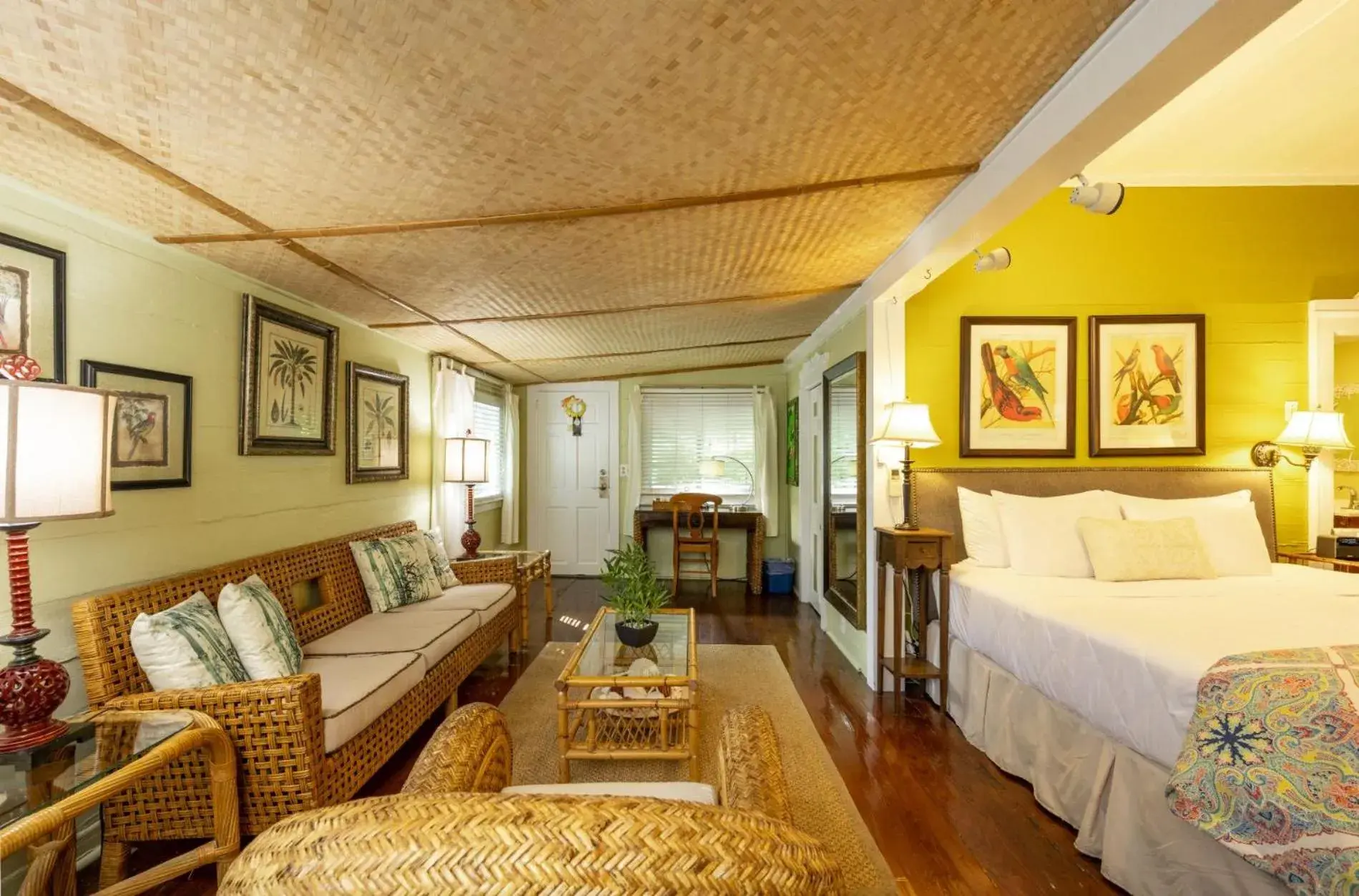 Bed in The Mermaid & The Alligator Bed in The Mermaid & The Alligator