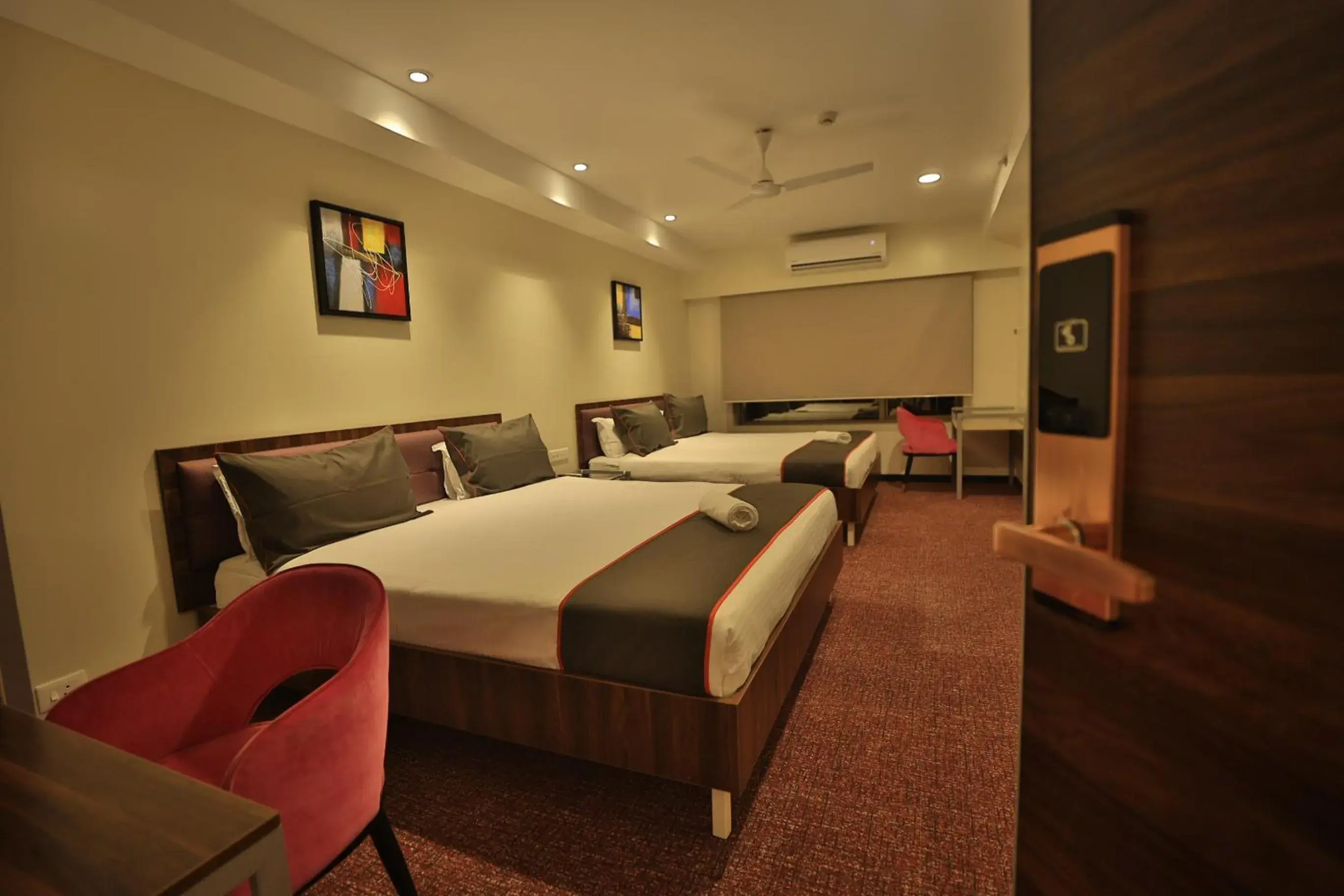 Bed in HOTEL CRYSTAL CROWN Bed in HOTEL CRYSTAL CROWN