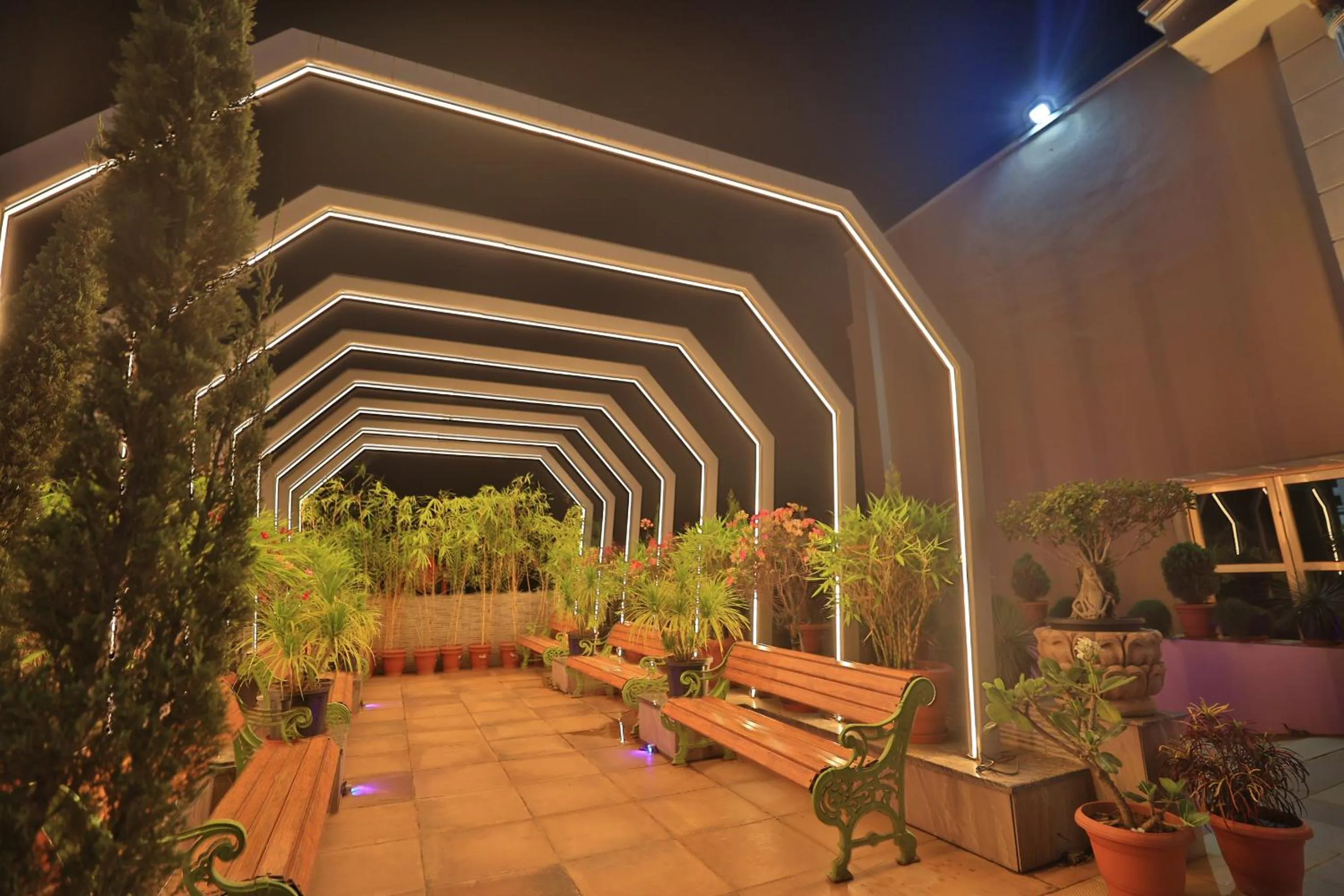 Night in HOTEL CRYSTAL CROWN