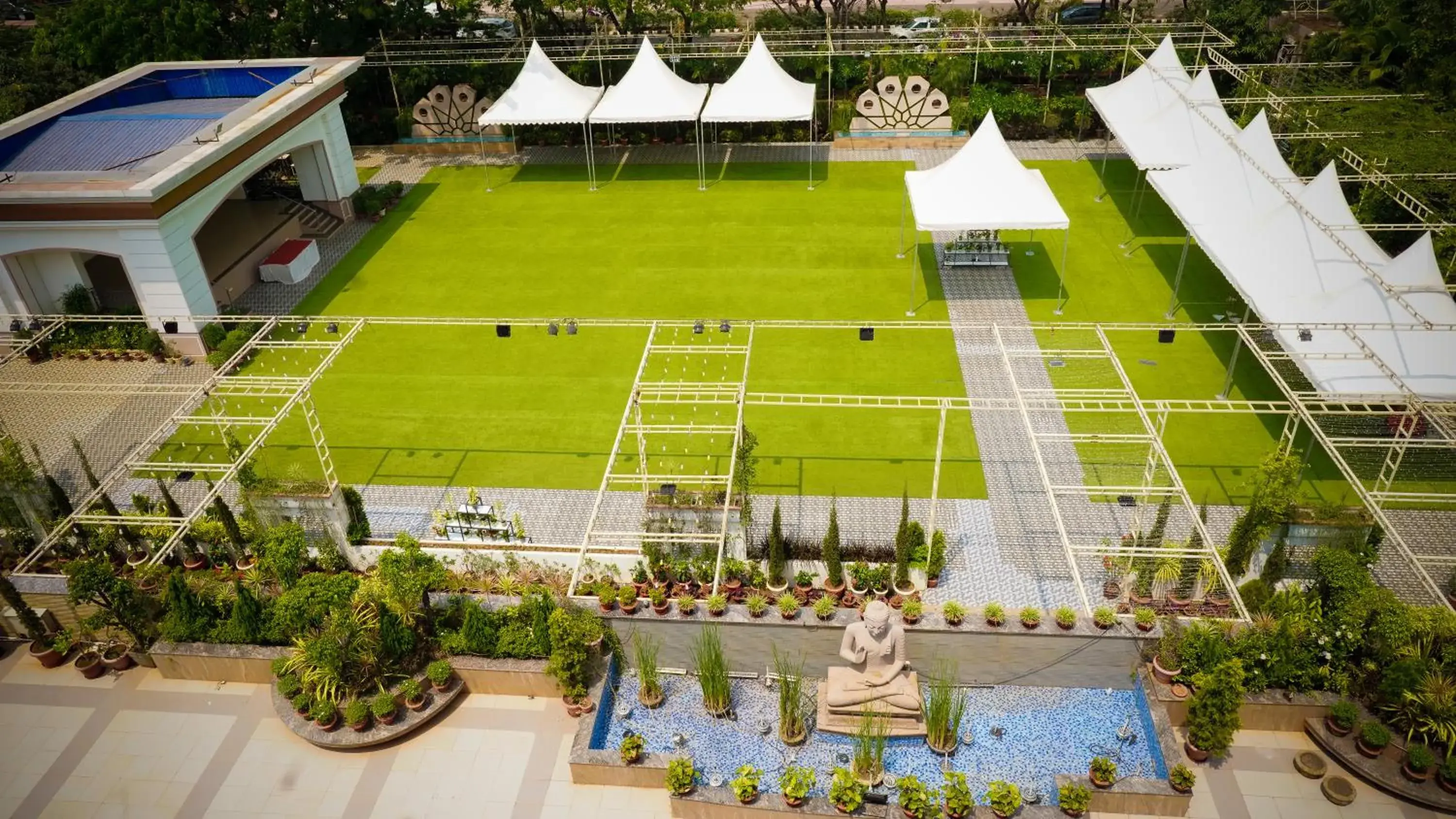 Landmark view in HOTEL CRYSTAL CROWN Landmark view in HOTEL CRYSTAL CROWN