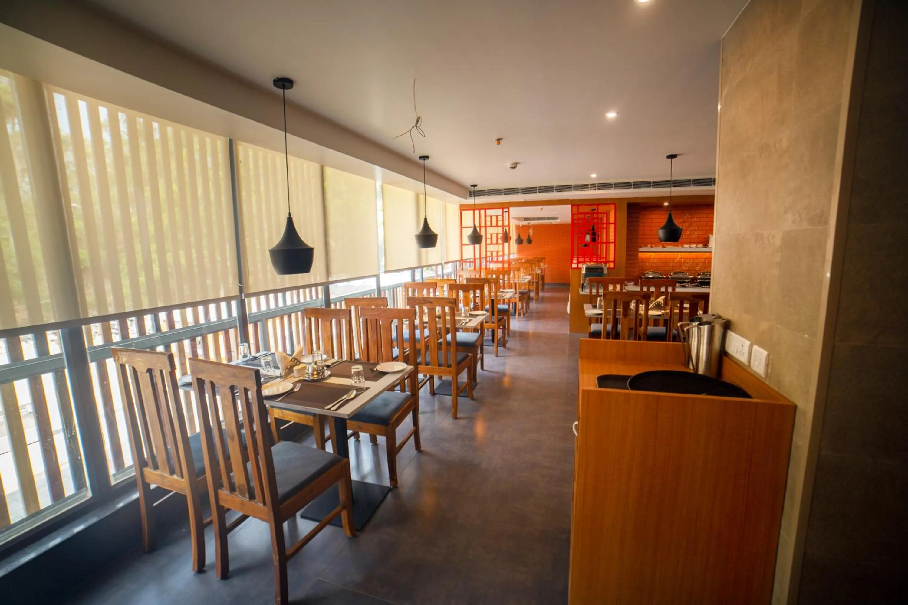 Restaurant/places to eat in Abhyagama Hotel