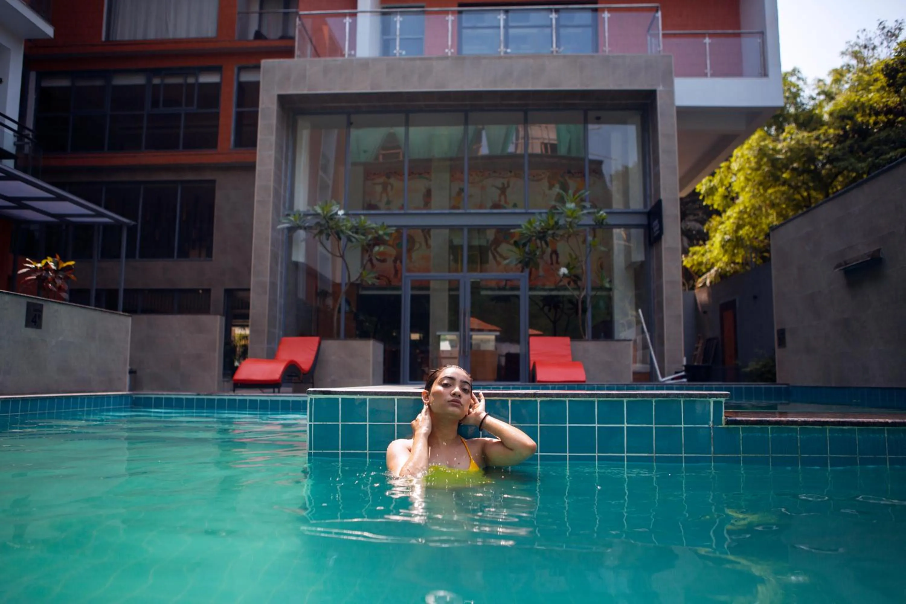 Swimming pool in Abhyagama Hotel