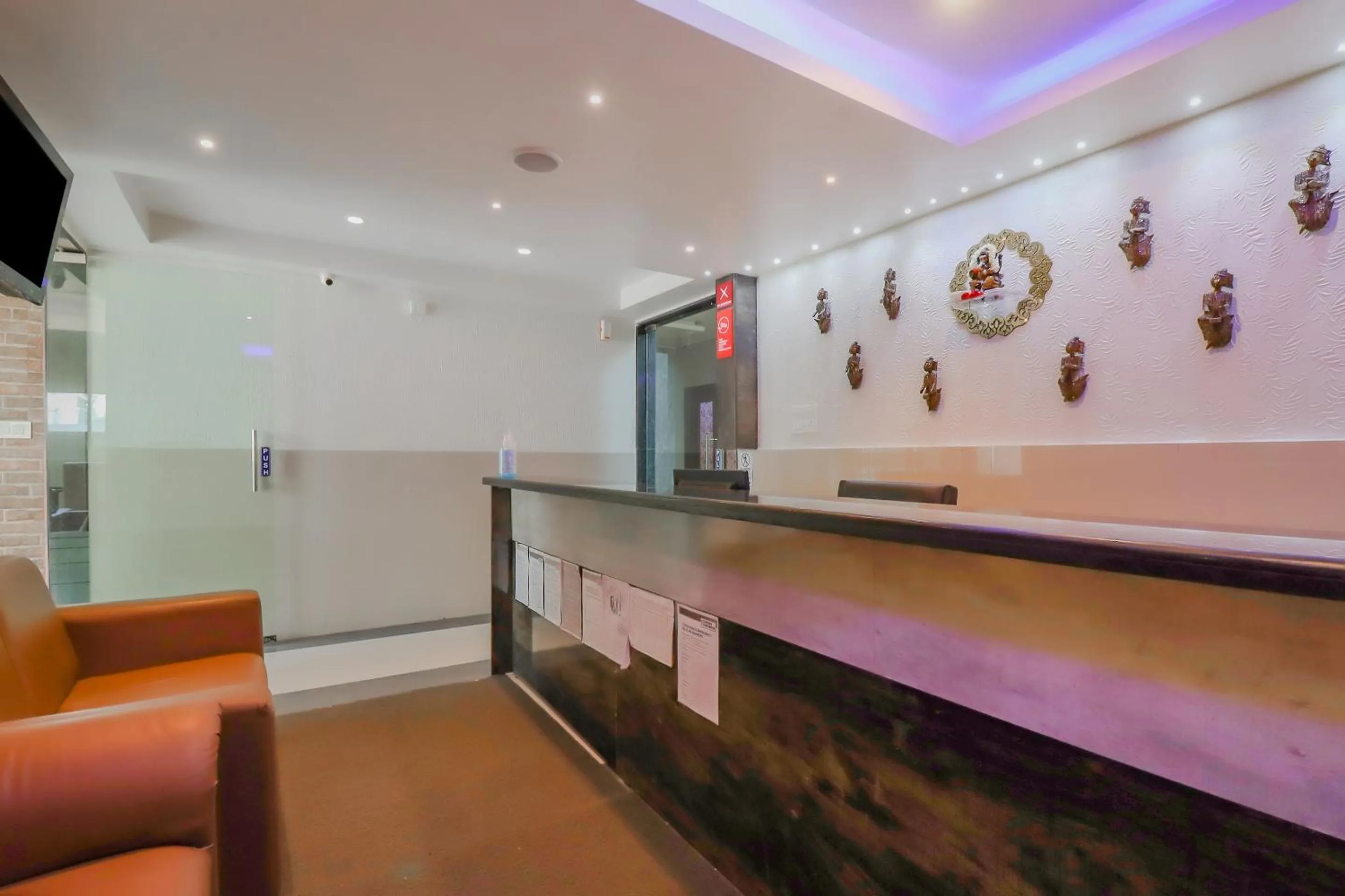 Lobby or reception in Capital O Royal Galaxy Finesse Near Phoenix Marketcity