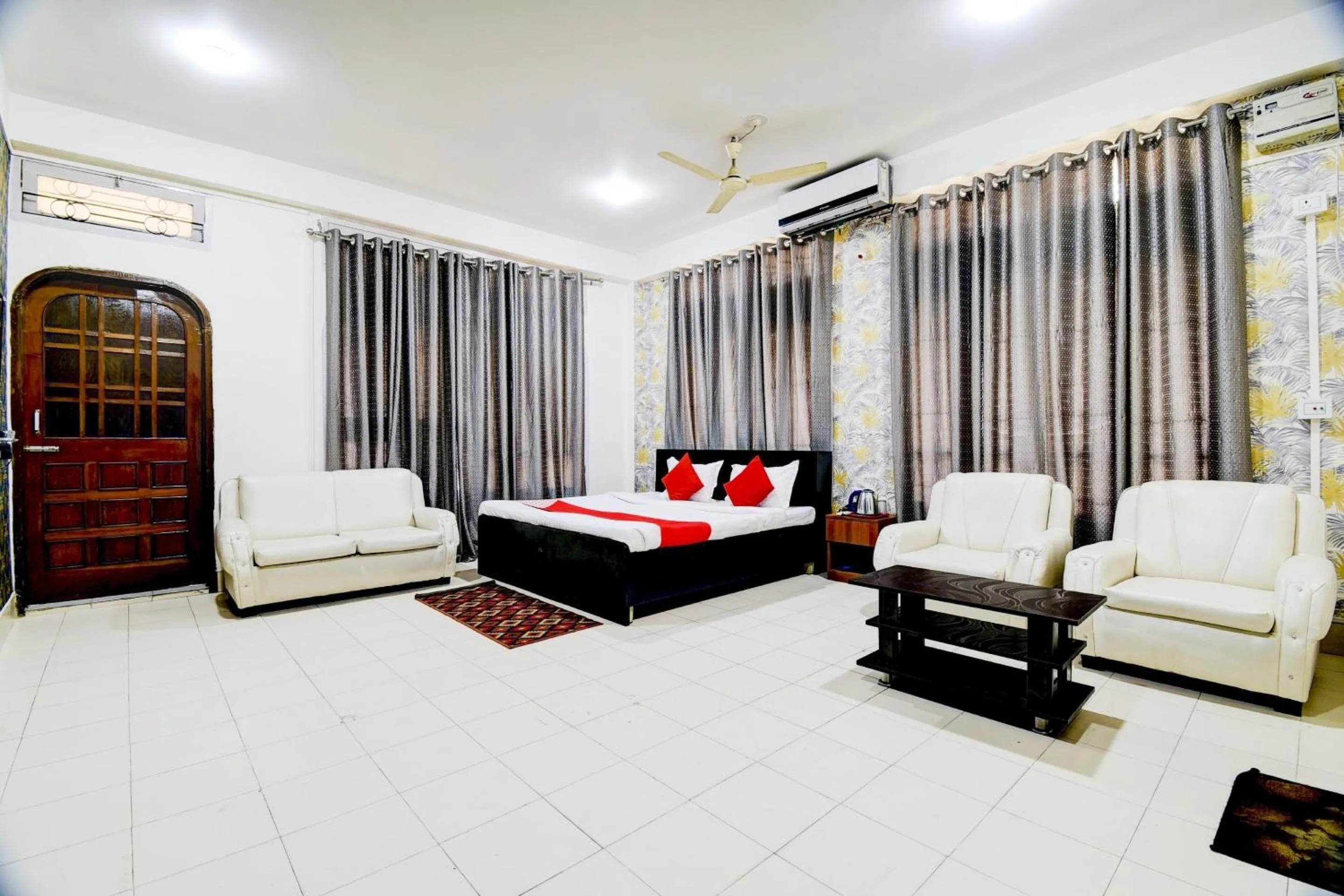 Bedroom in Hotel O The Dove Villa