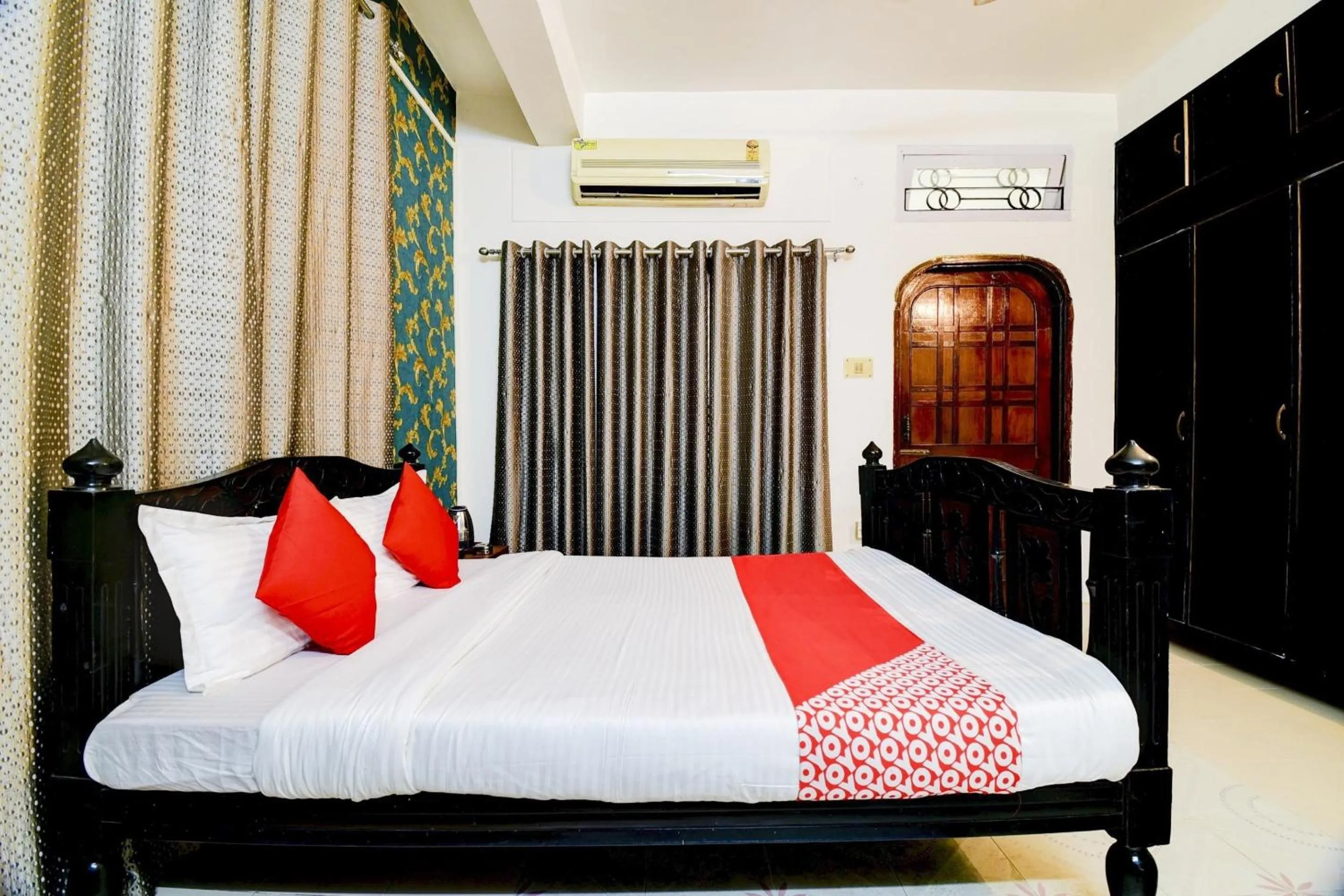 Bedroom, Bed in Super Hotel O The Dove Villa