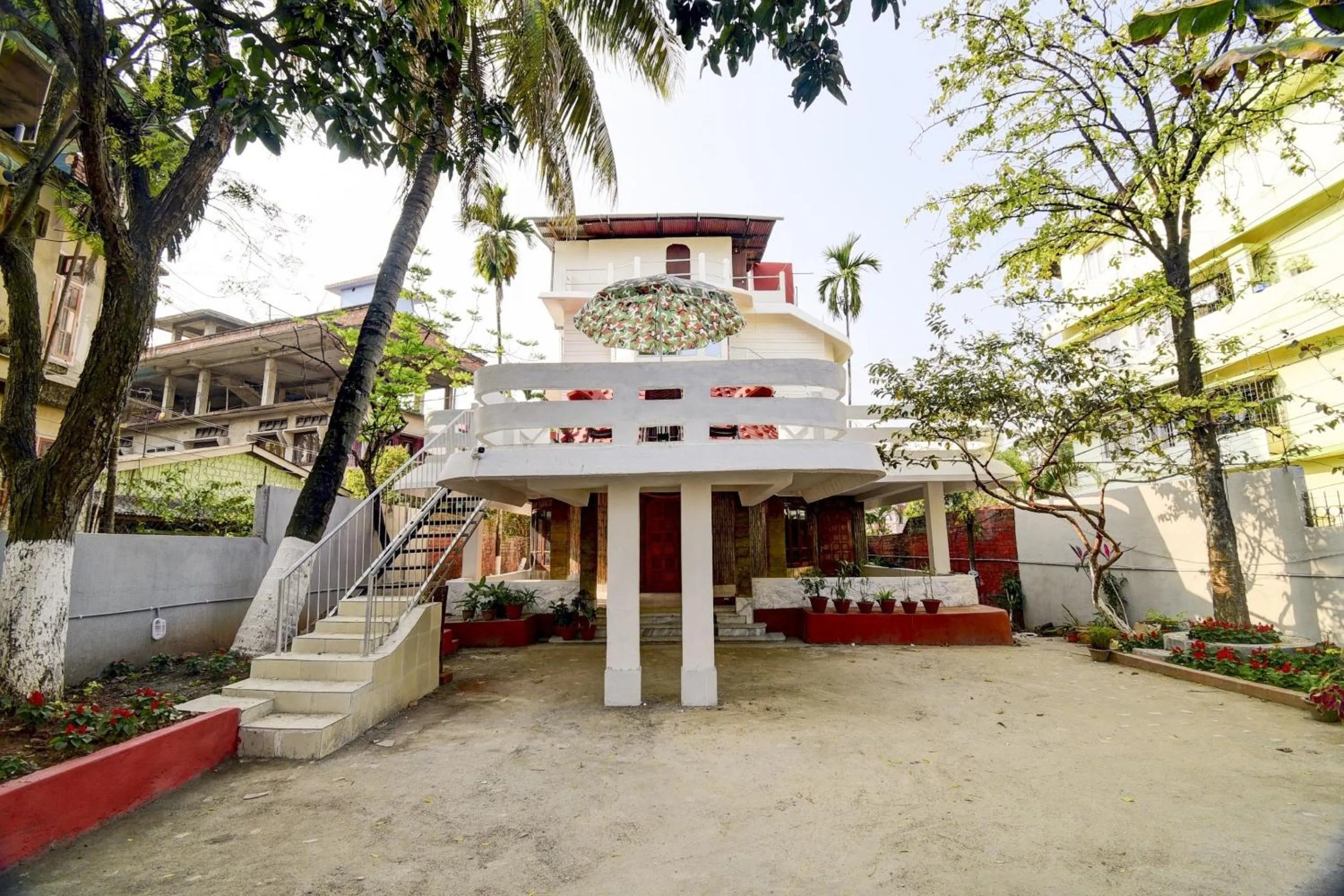 Facade/entrance in Hotel O The Dove Villa