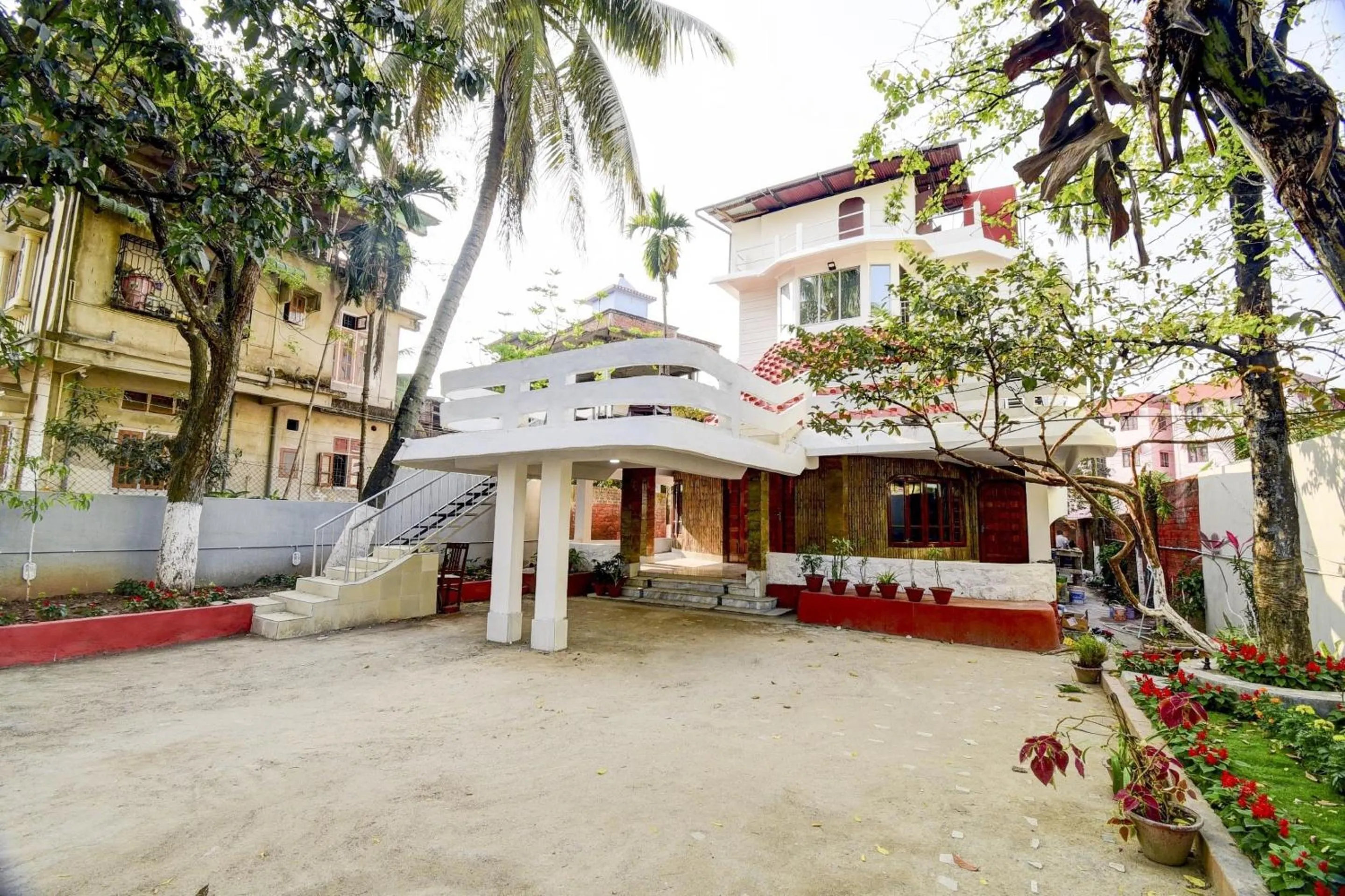 Facade/entrance in Hotel O The Dove Villa