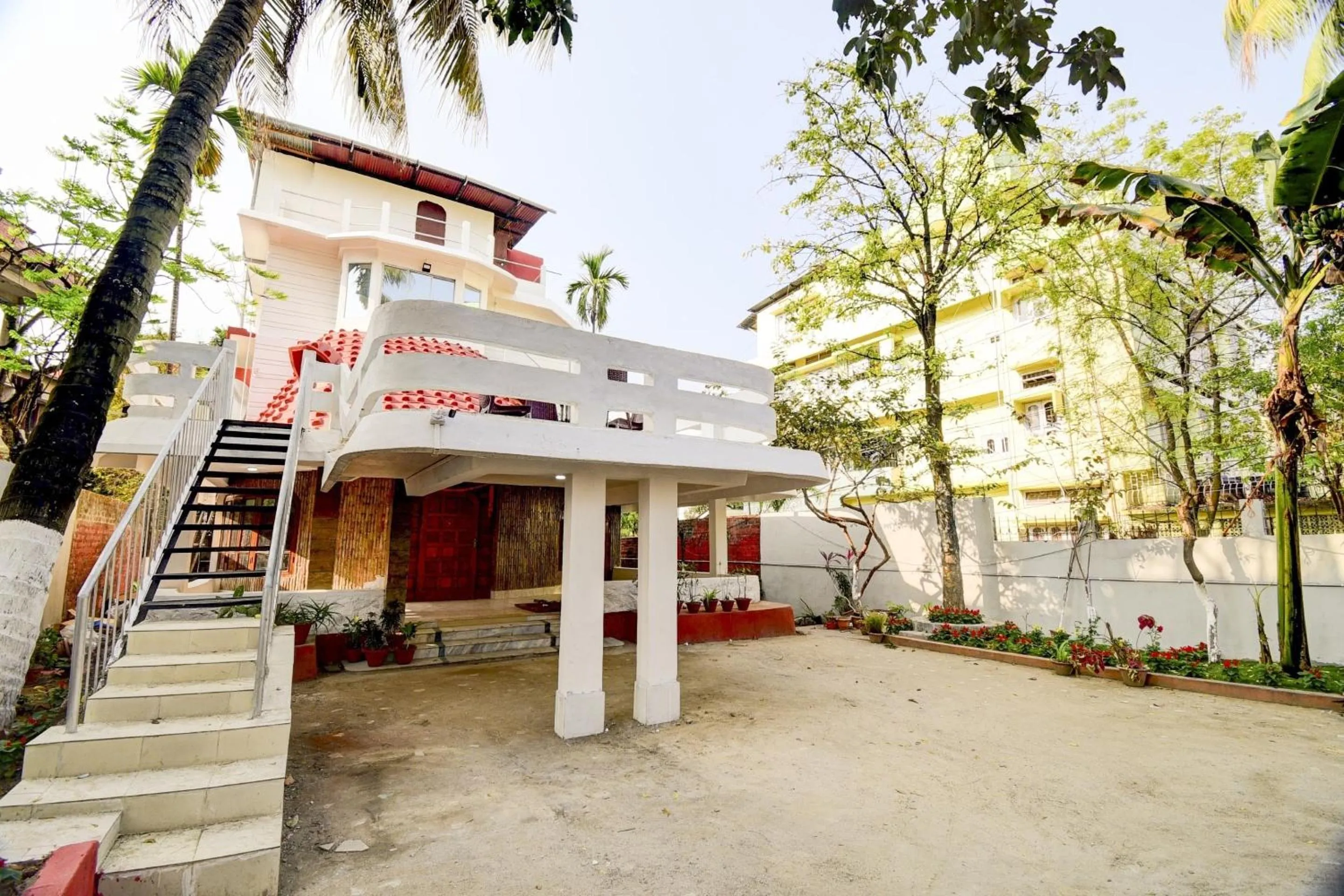 Facade/entrance in Hotel O The Dove Villa