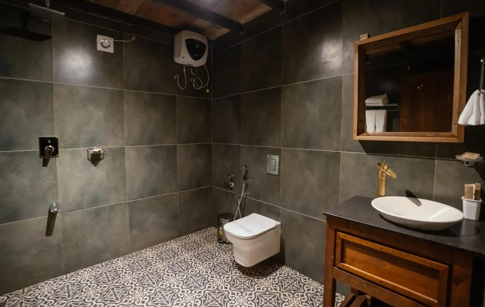 Deluxe Queen Room in BARSATI Ranches Deluxe Queen Room in BARSATI Ranches