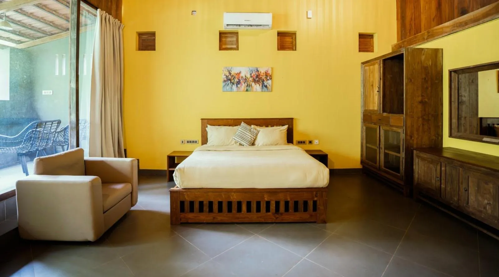 Bed in BARSATI Ranches