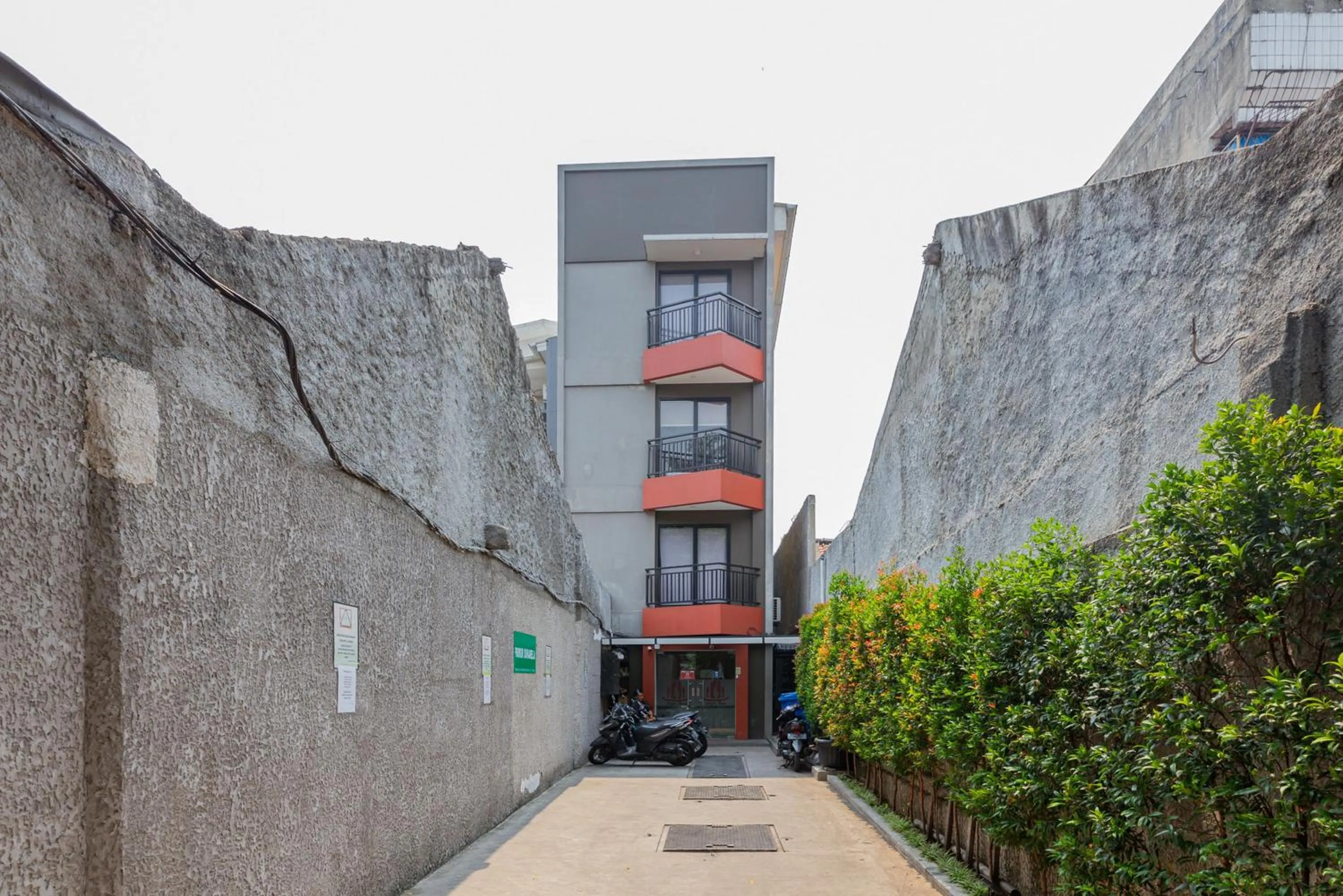 Property building in Urbanview Hotel Slipi Inn Palmerah