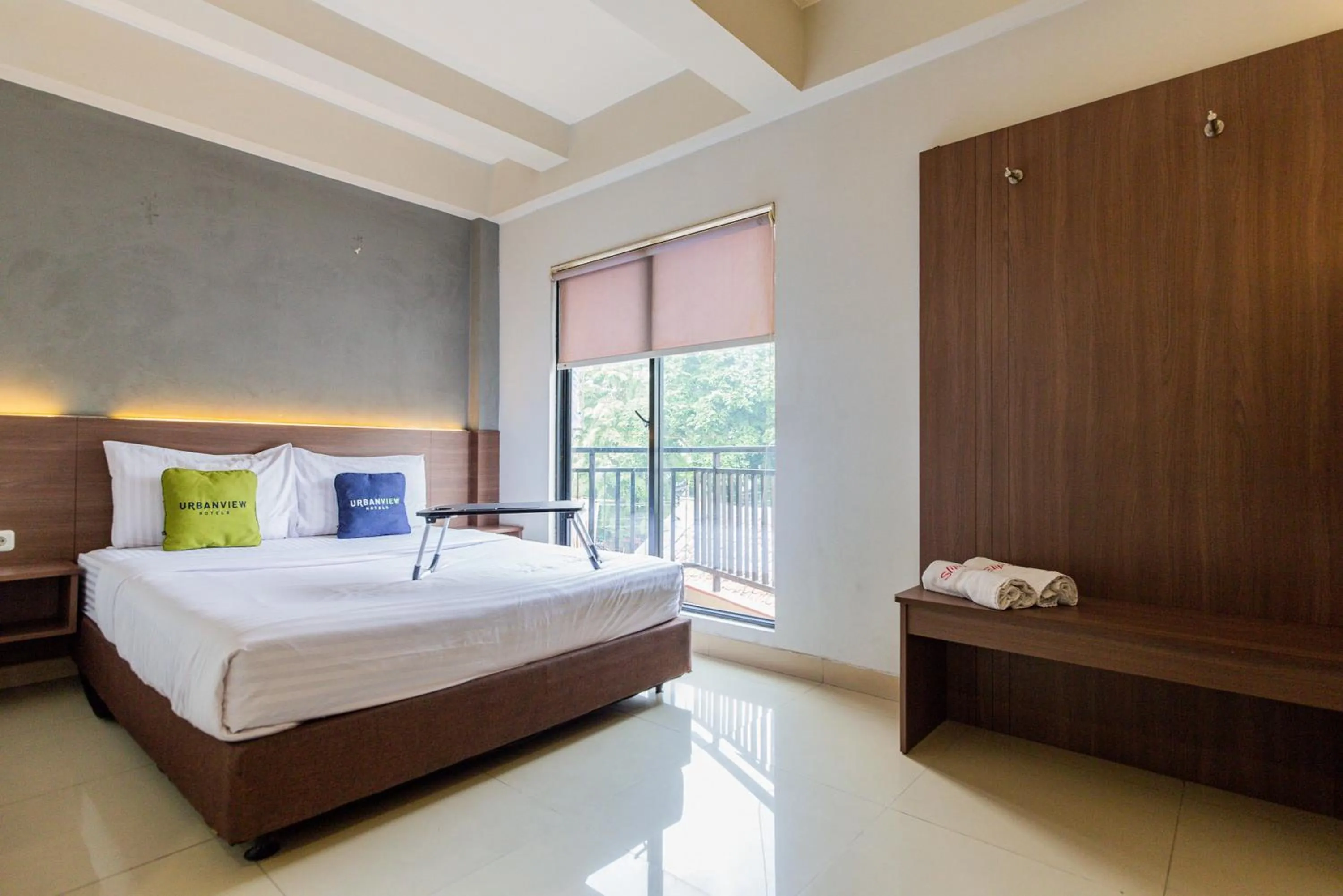Bed in Urbanview Hotel Slipi Inn Palmerah