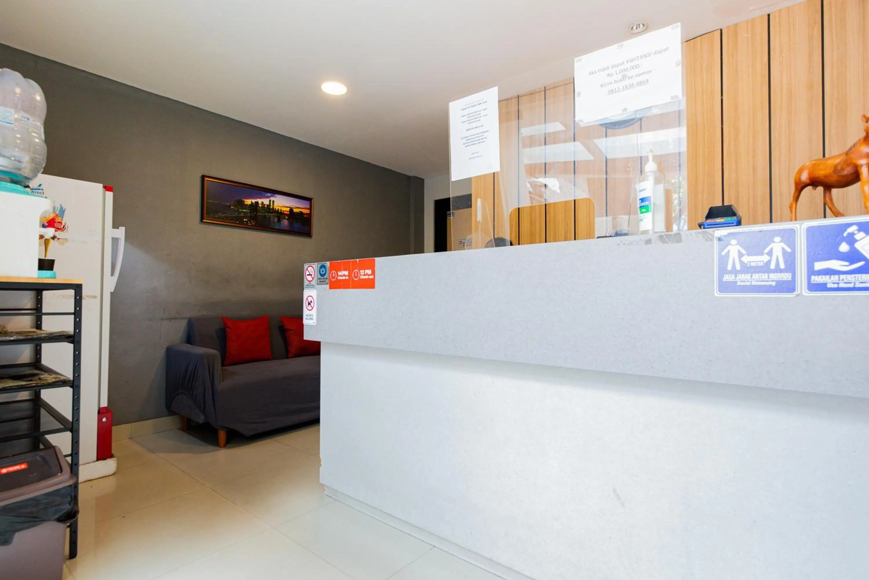 Lobby or reception in Urbanview Hotel Slipi Inn Palmerah