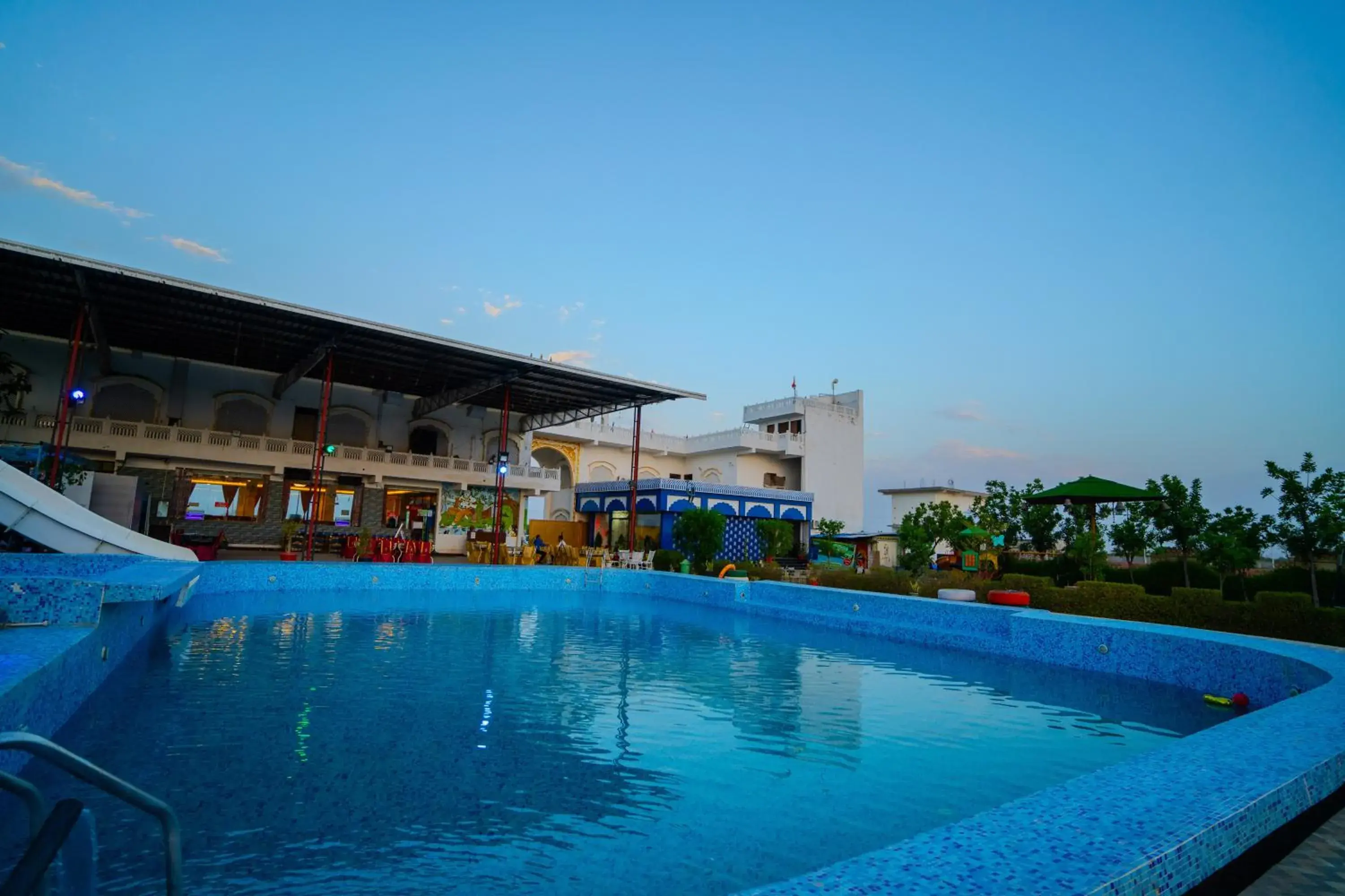 Swimming pool in Ramas Resort Swimming pool in Ramas Resort