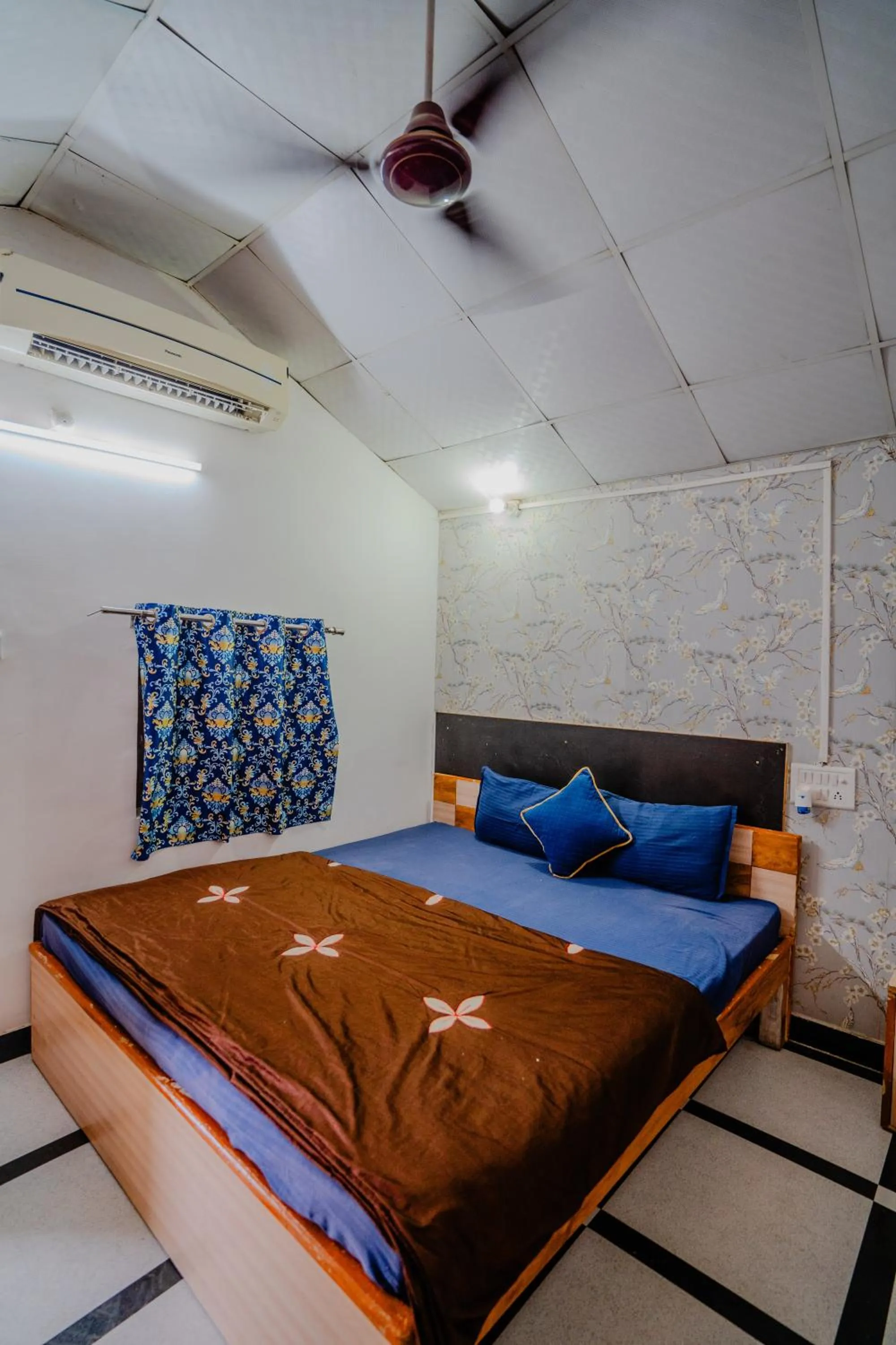 Photo of the whole room, Bed in Ramas Resort