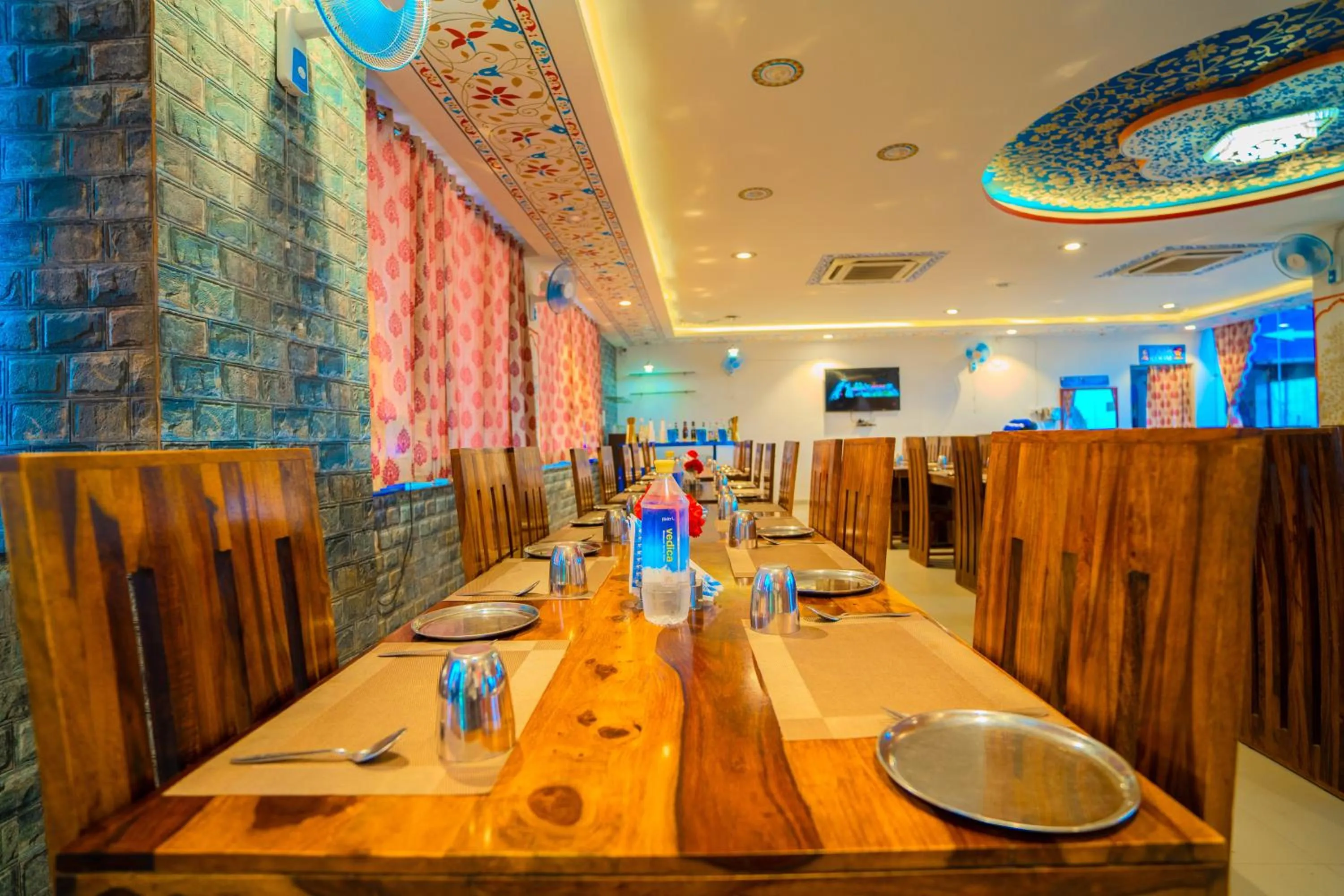 Restaurant/places to eat in Ramas Resort