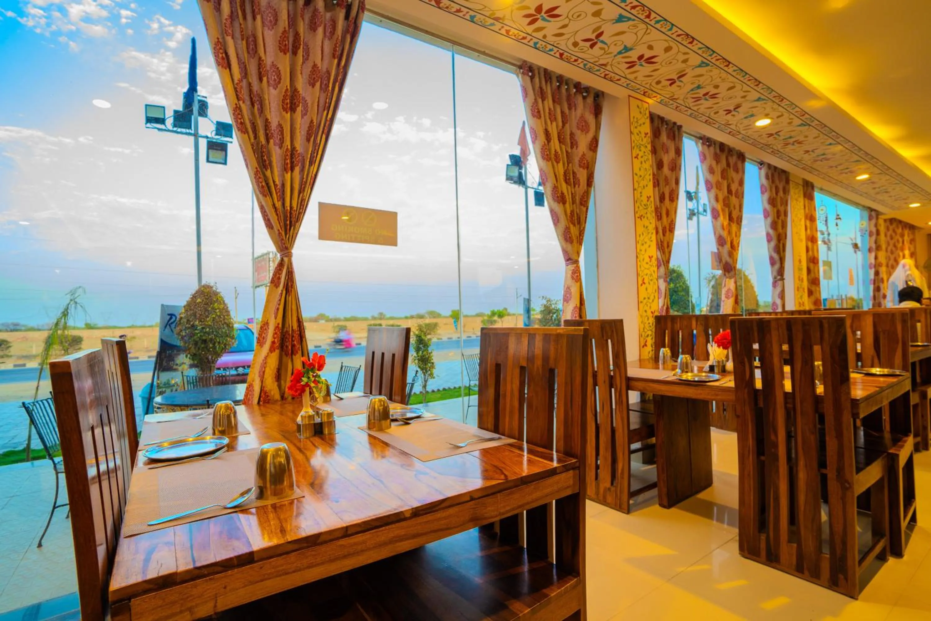 Restaurant/places to eat in Ramas Resort