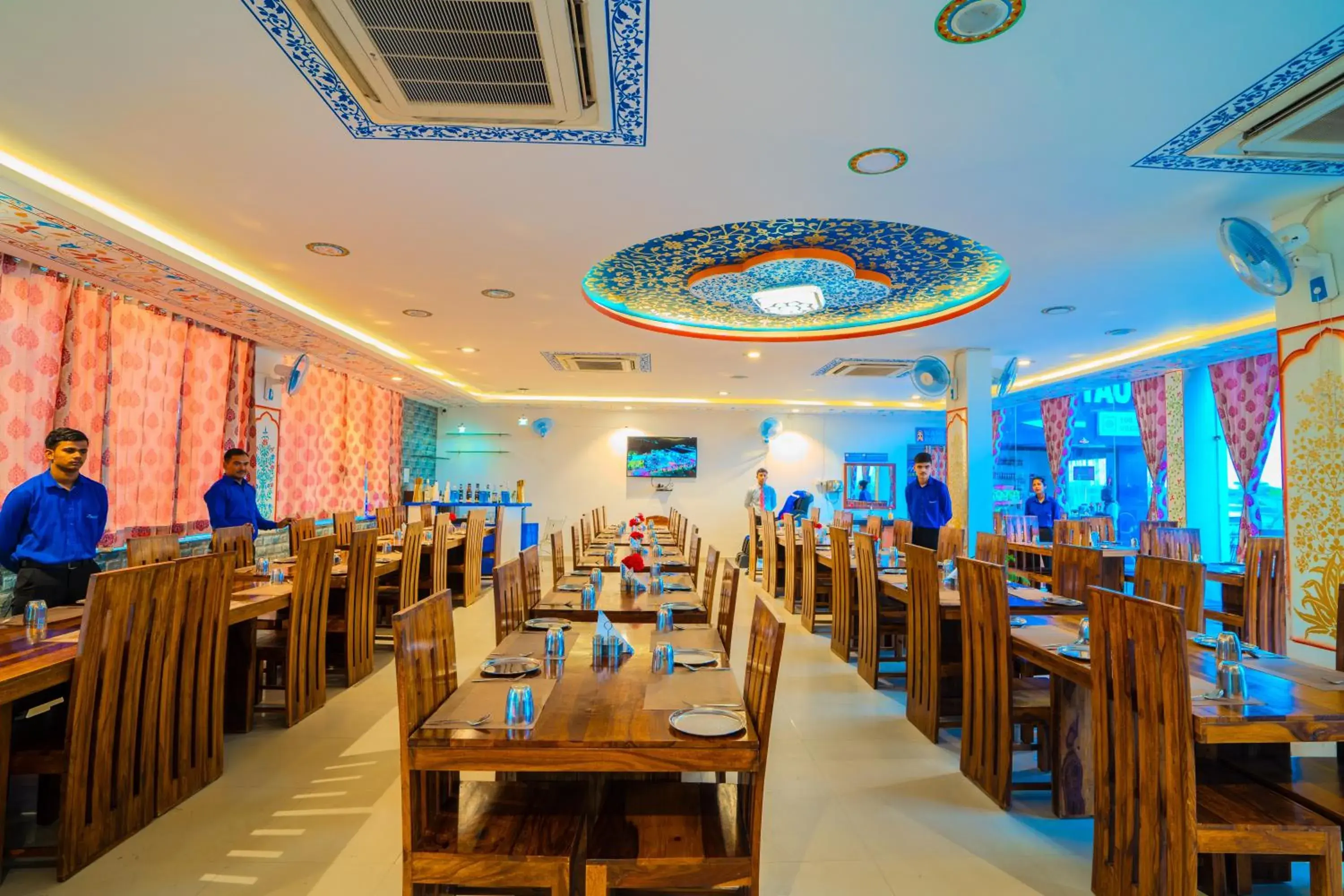 Restaurant/places to eat in Ramas Resort Restaurant/places to eat in Ramas Resort