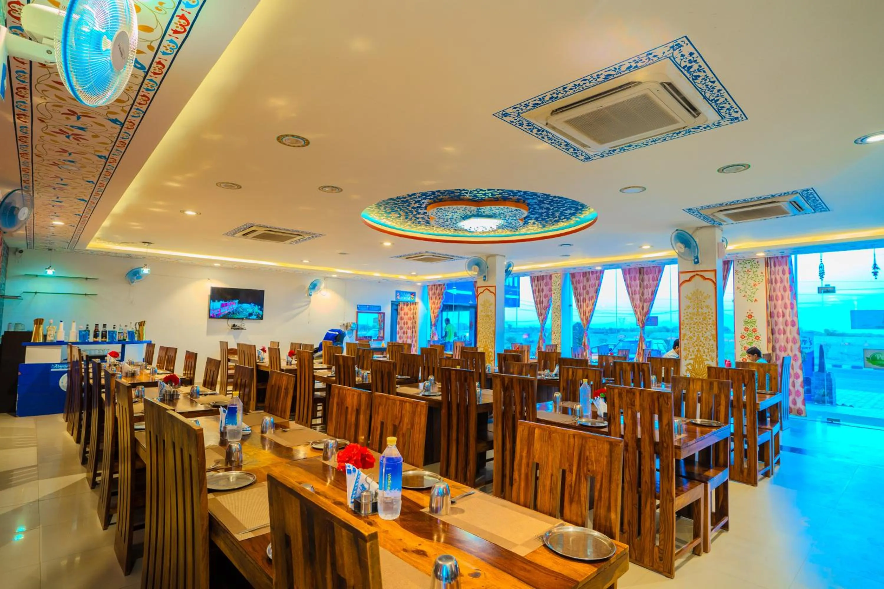 Restaurant/places to eat in Ramas Resort
