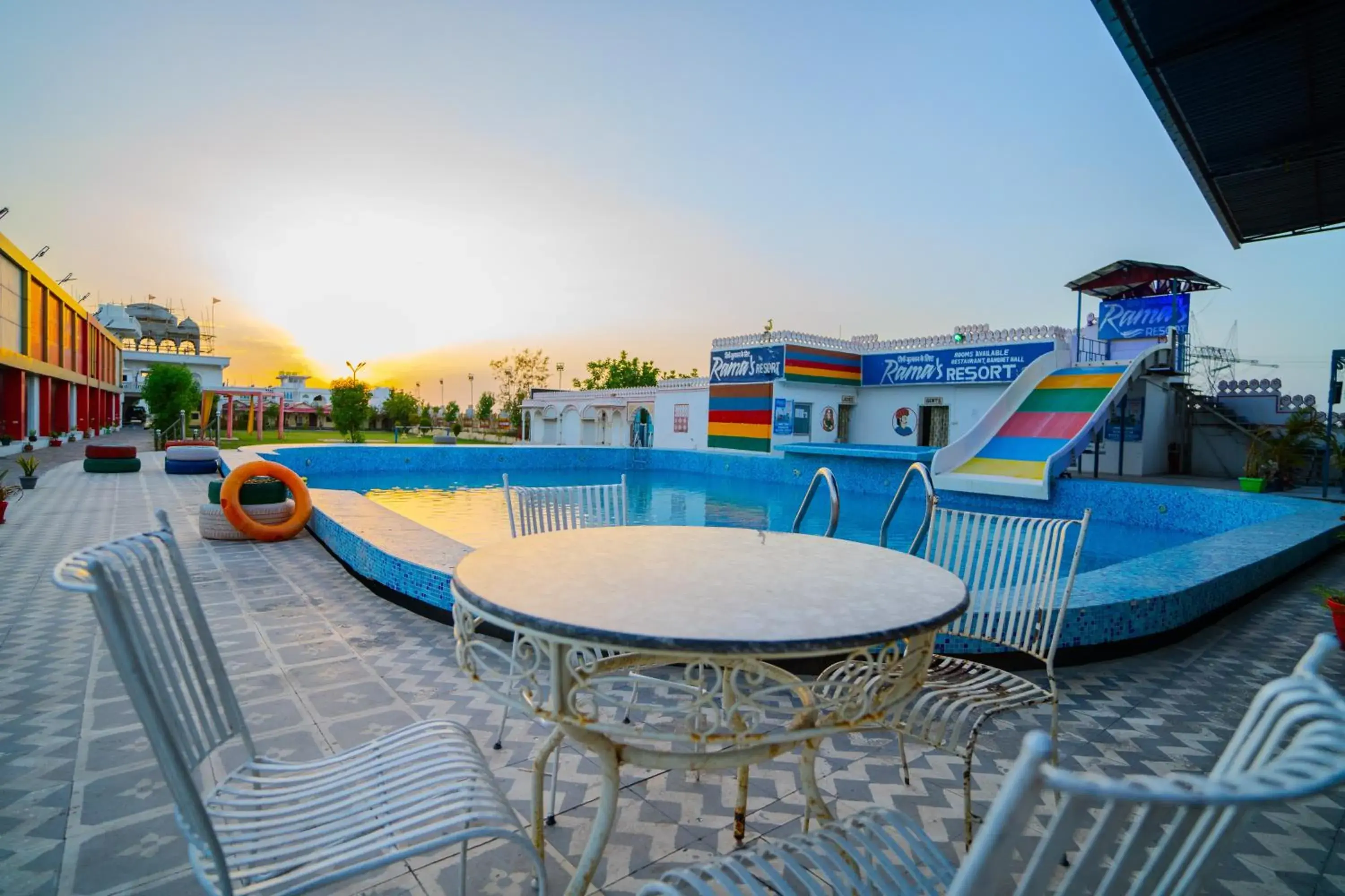 Swimming pool in Ramas Resort Swimming pool in Ramas Resort