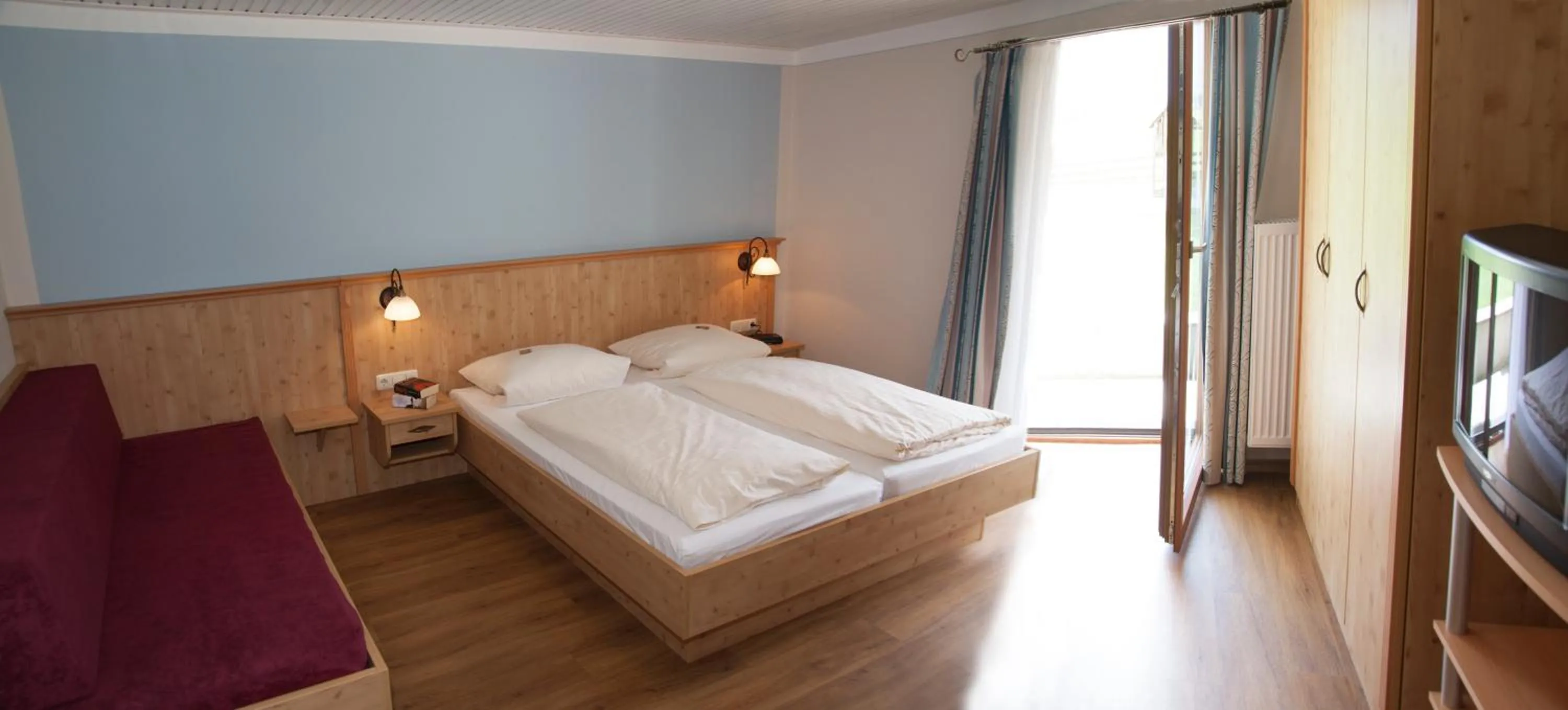Photo of the whole room, Bed in Haus Waldesruh