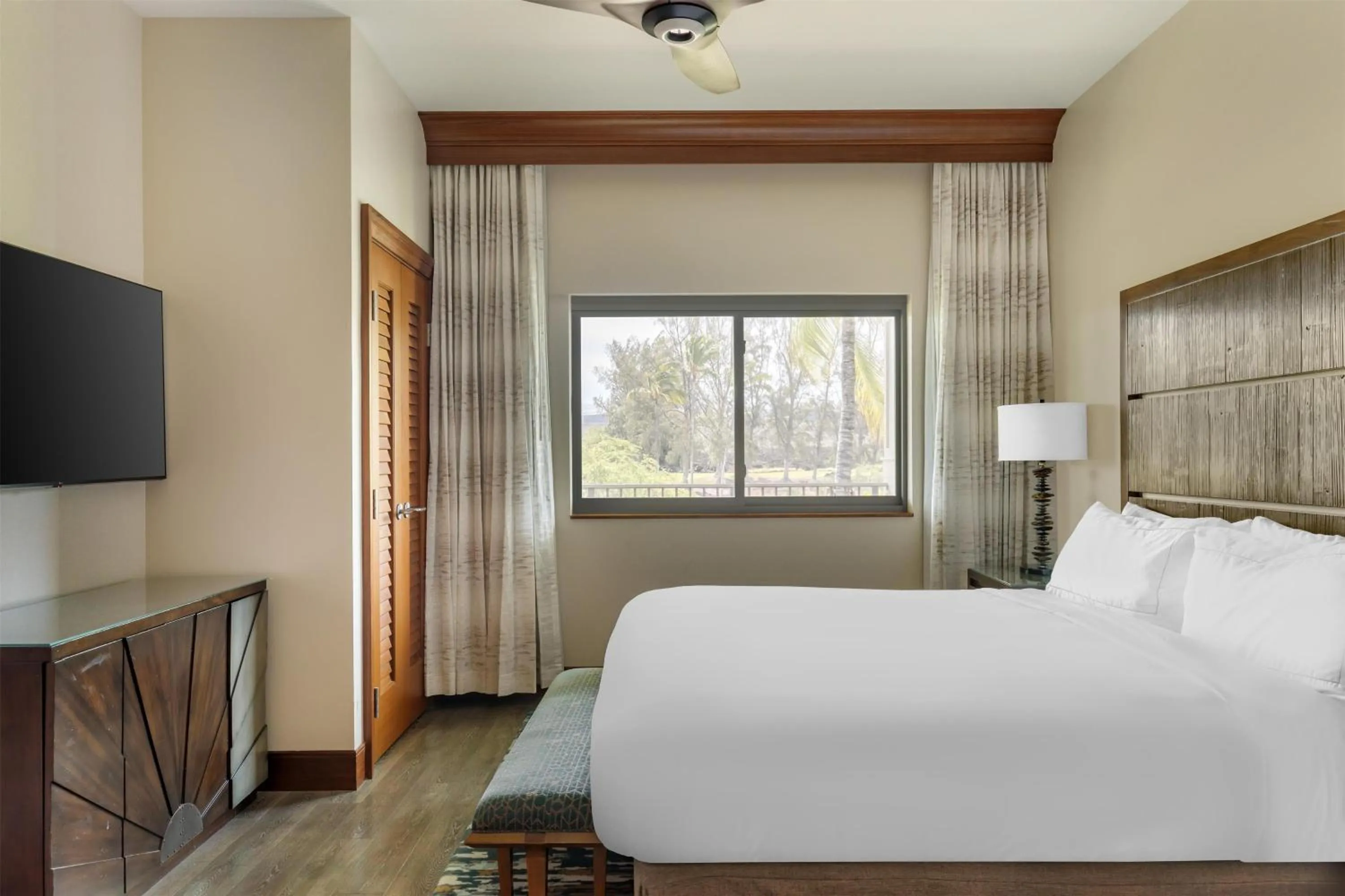 Bed in Hilton Grand Vacations Club Kings Land Waikoloa