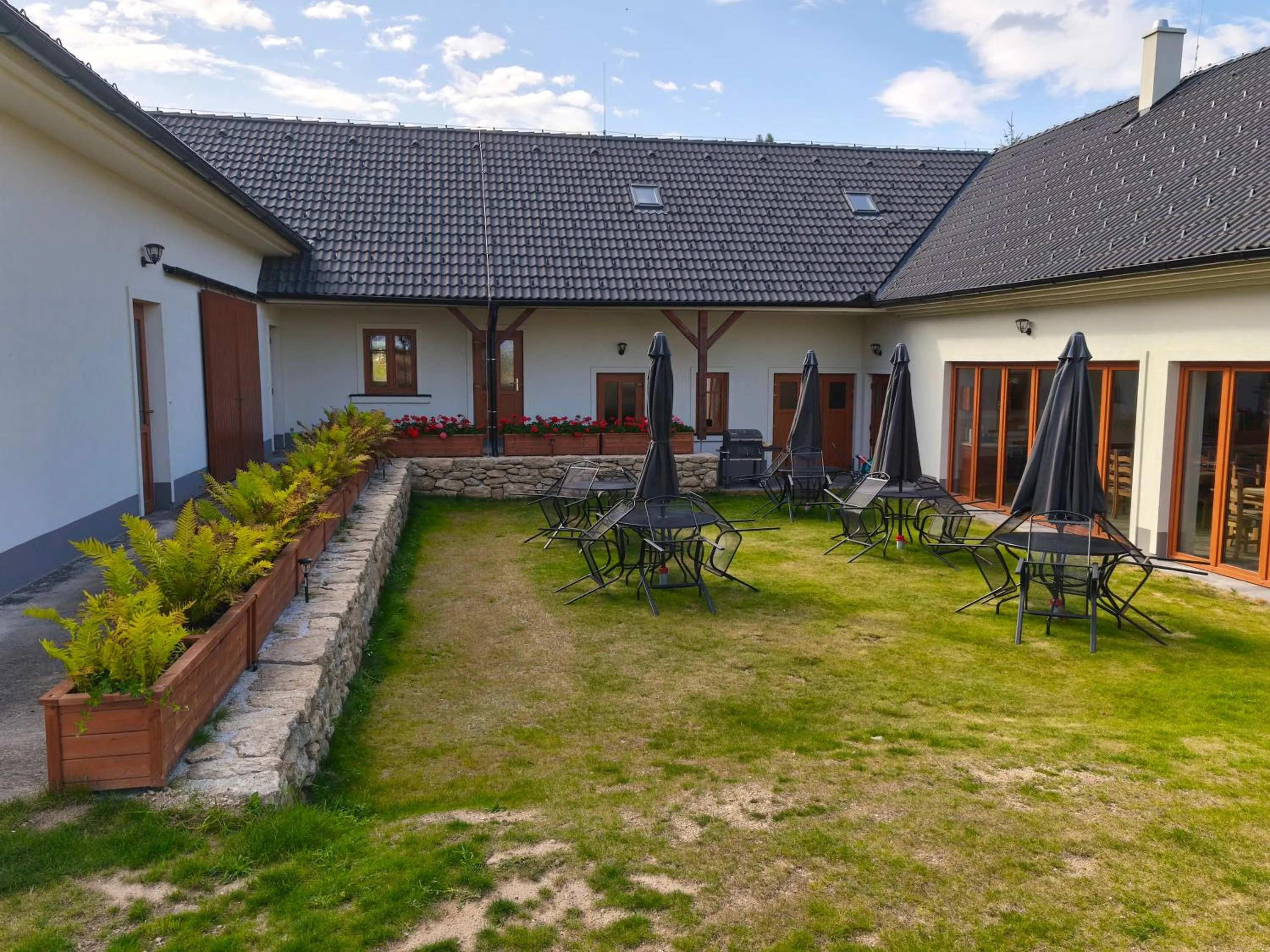 Property building in Matějovec 109 & Ubytování Na statku