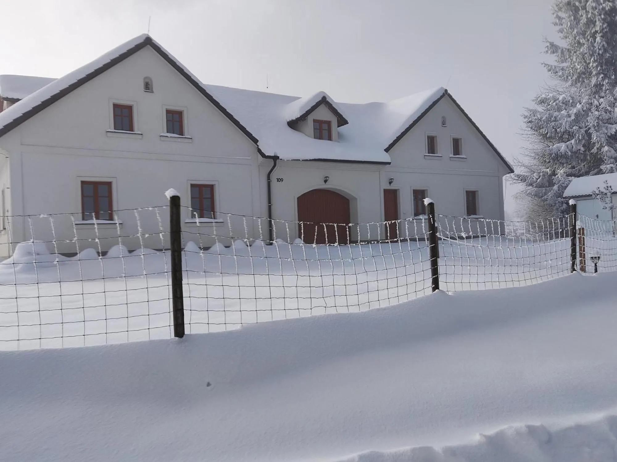 Property building in Matějovec 109 & Ubytování Na statku