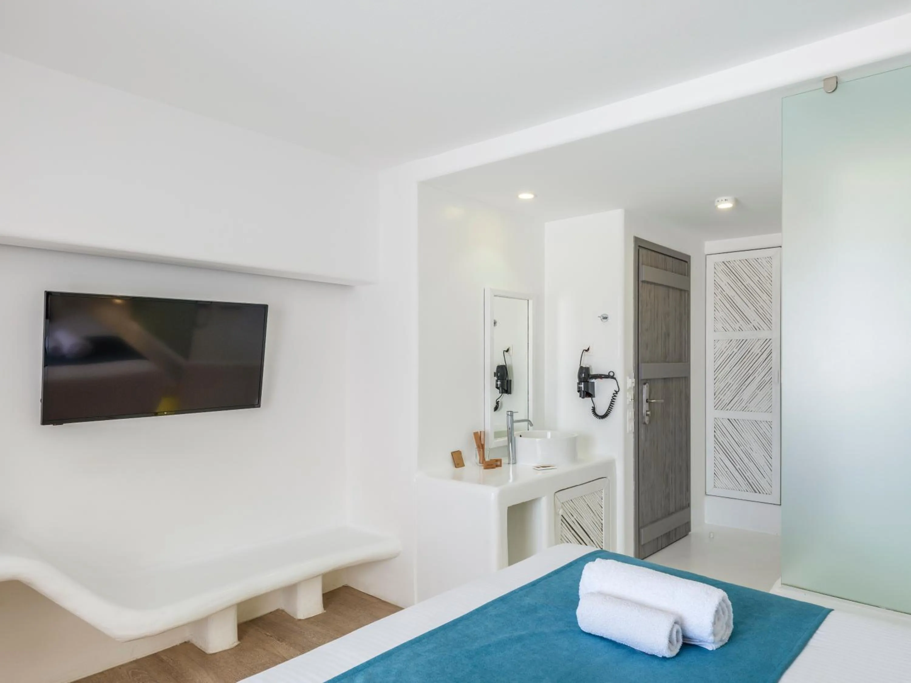 Bed in Axel Beach Mykonos - Adults Only