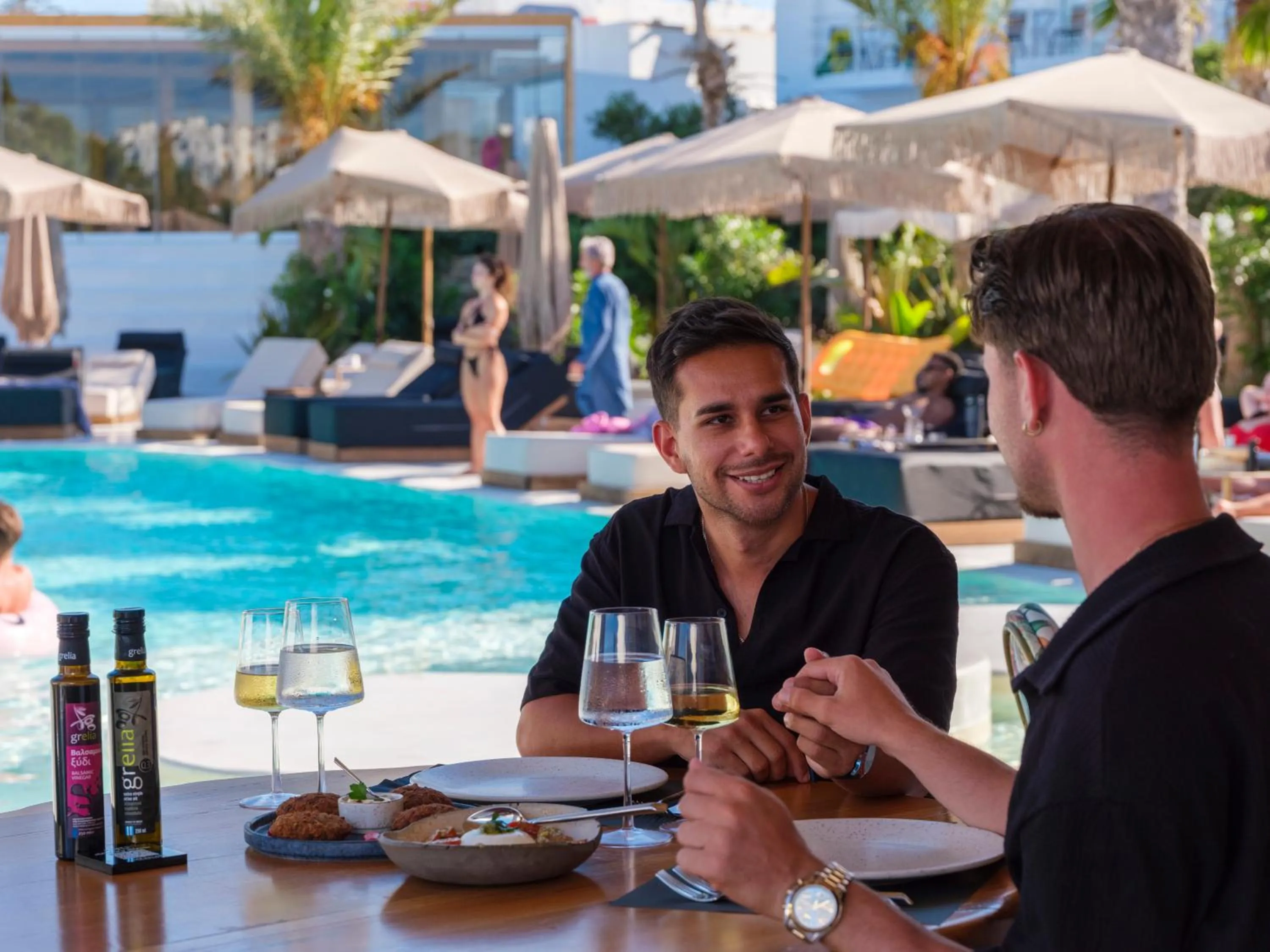 Restaurant/places to eat in Akkadian LGBT Boutique Hotel