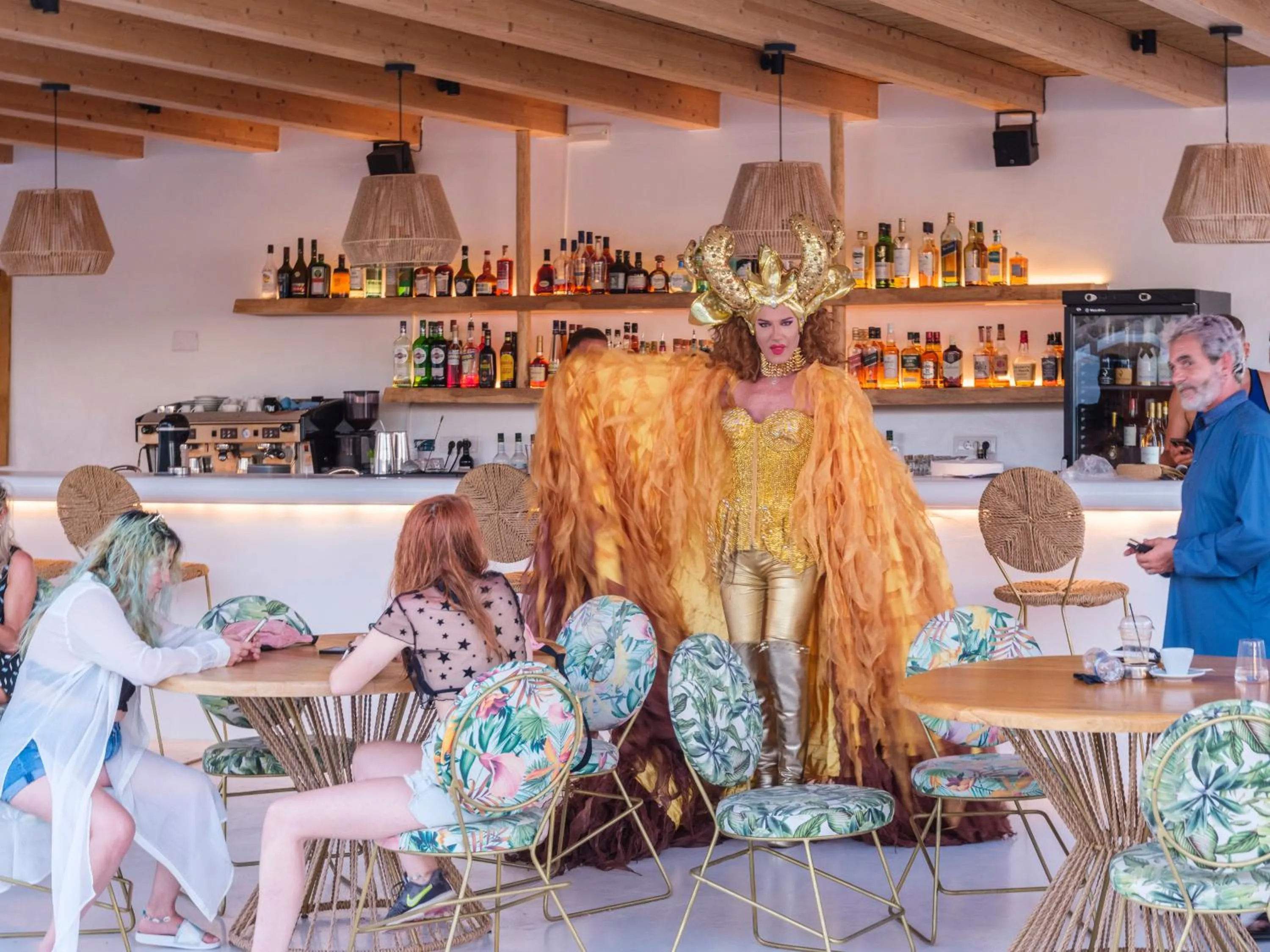 Restaurant/places to eat in Akkadian LGBT Boutique Hotel