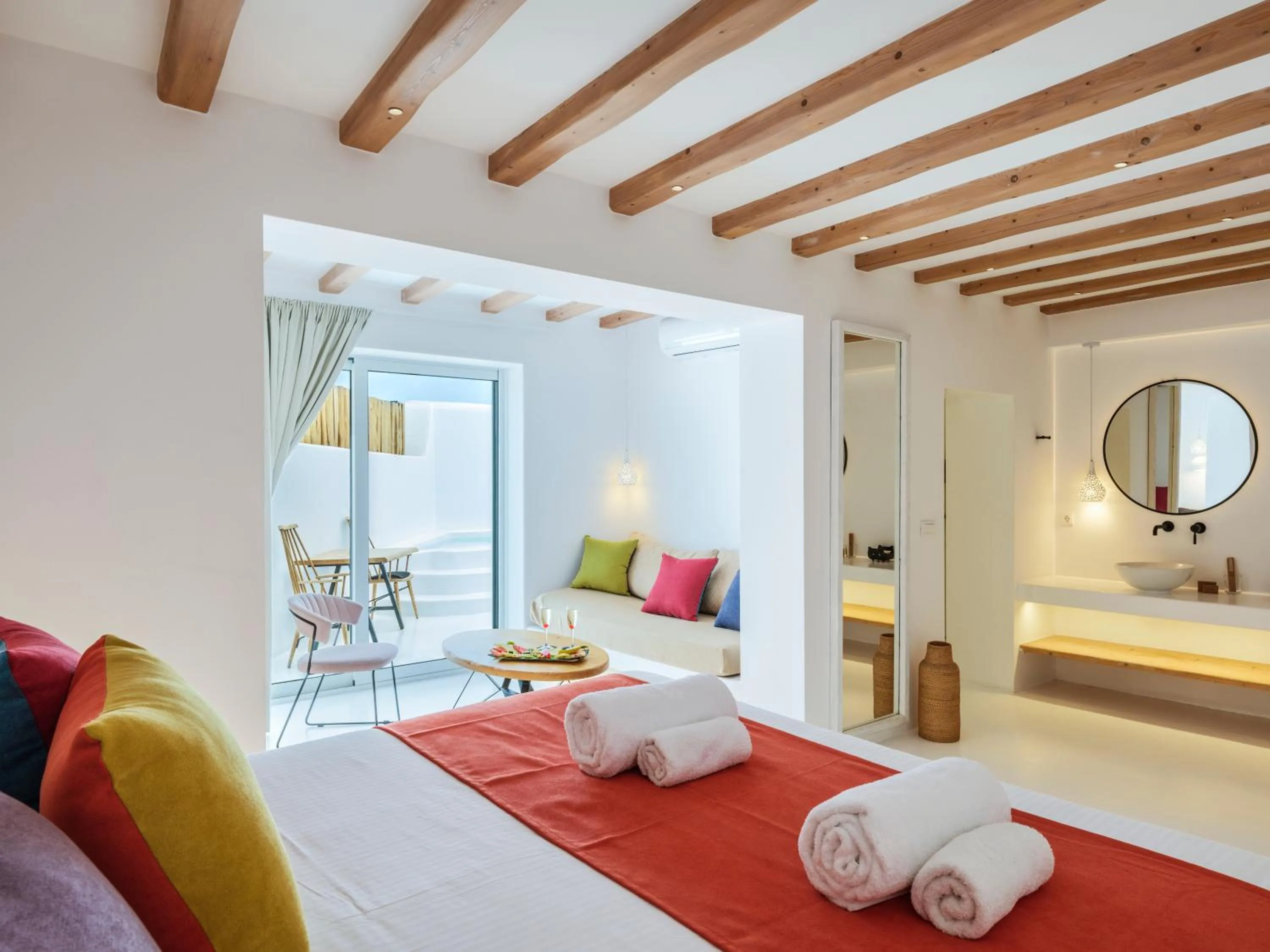 Communal lounge/ TV room, Bed in Axel Beach Mykonos - Adults Only