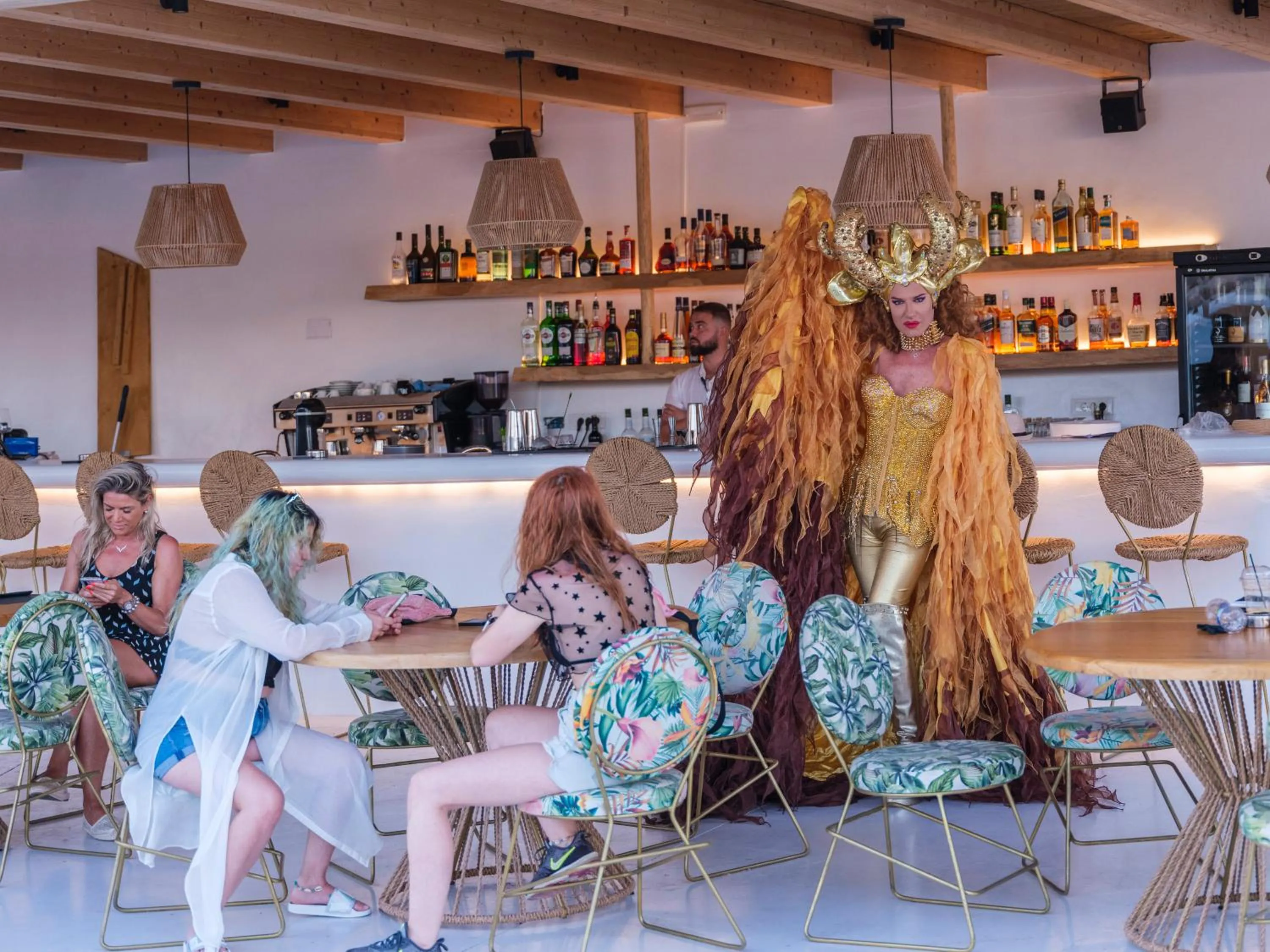 Restaurant/places to eat in Akkadian LGBT Boutique Hotel