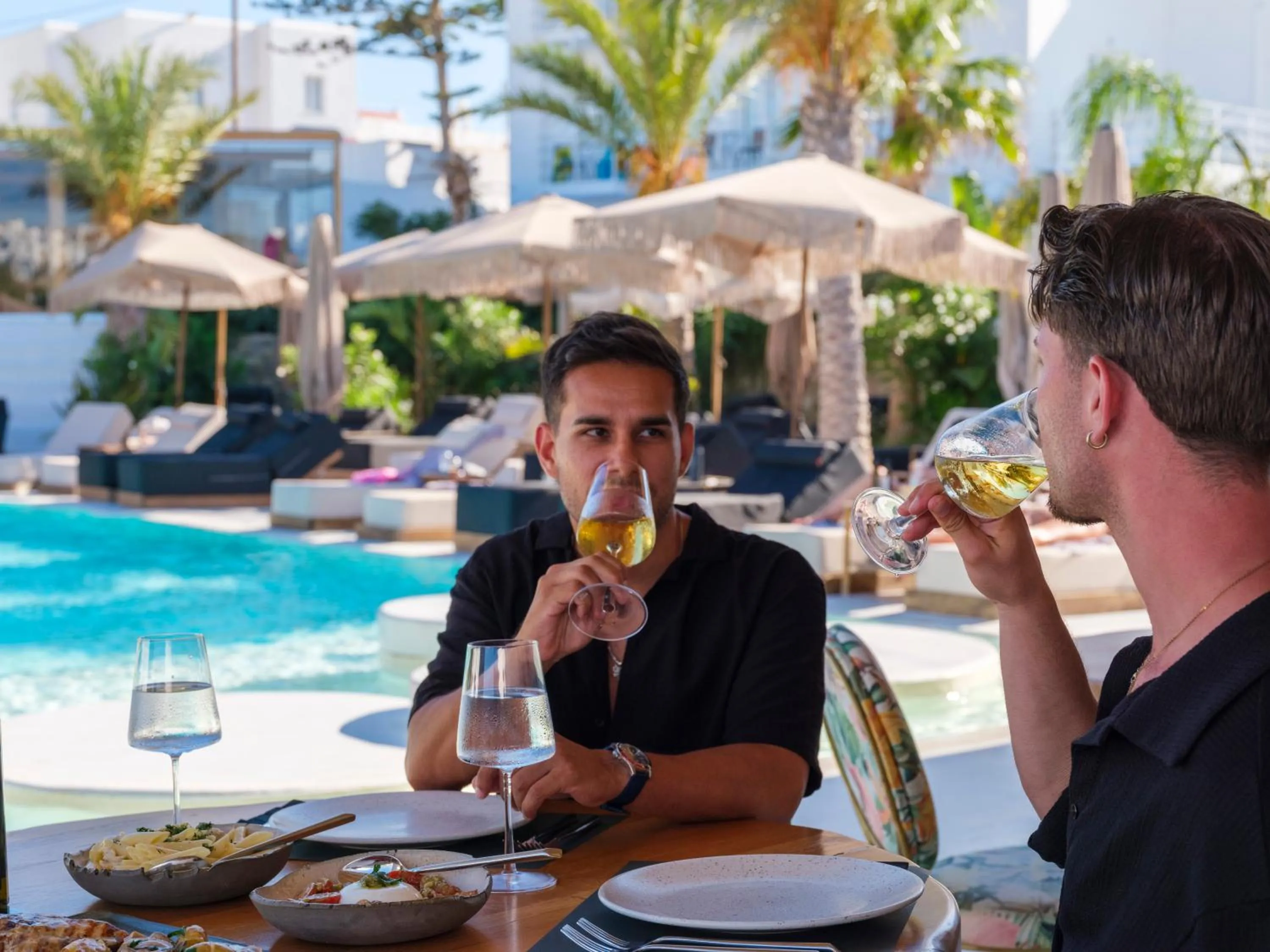 Restaurant/places to eat in Akkadian LGBT Boutique Hotel