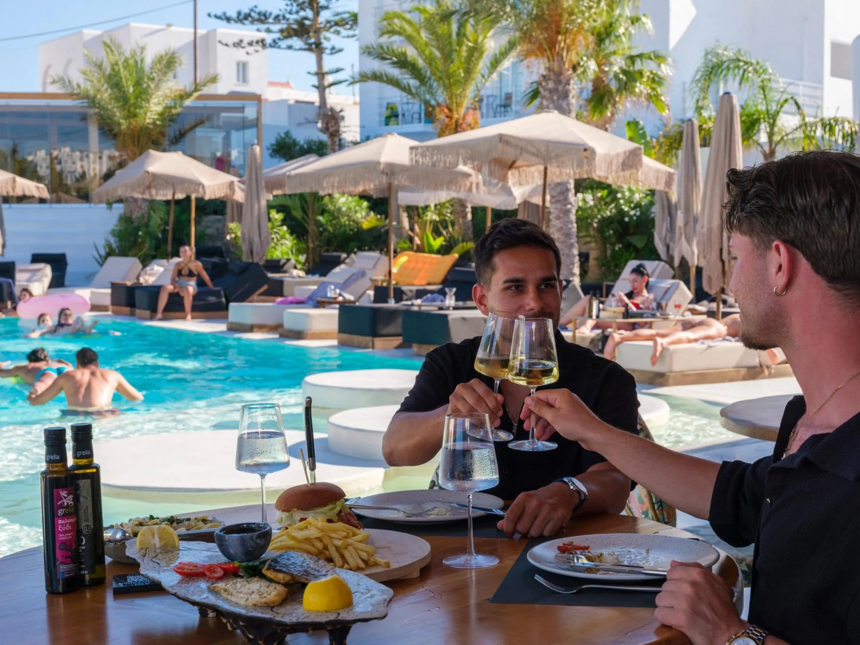 Restaurant/places to eat in Akkadian LGBT Boutique Hotel