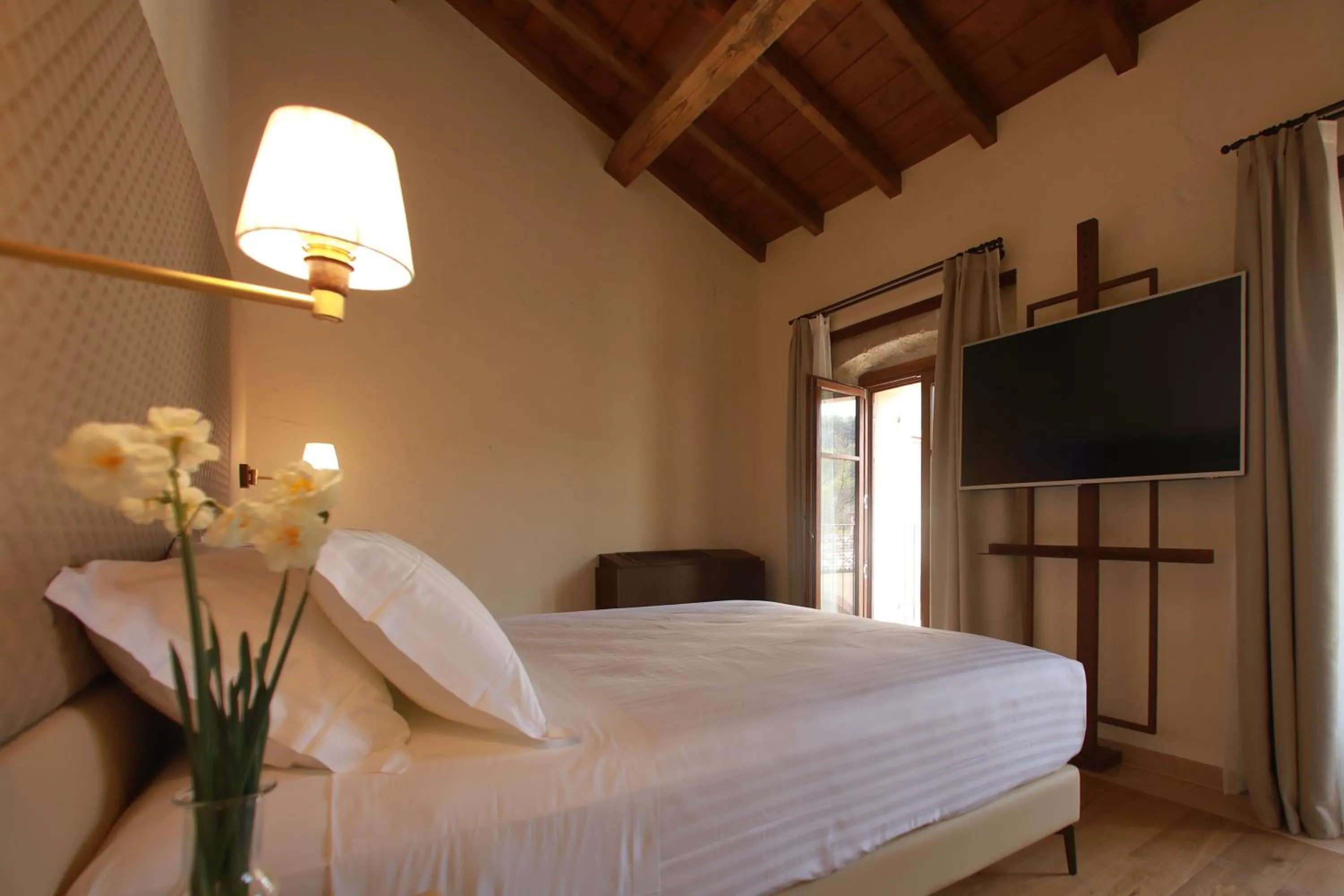 Photo of the whole room, Bed in Corte Regia Relais & Spa