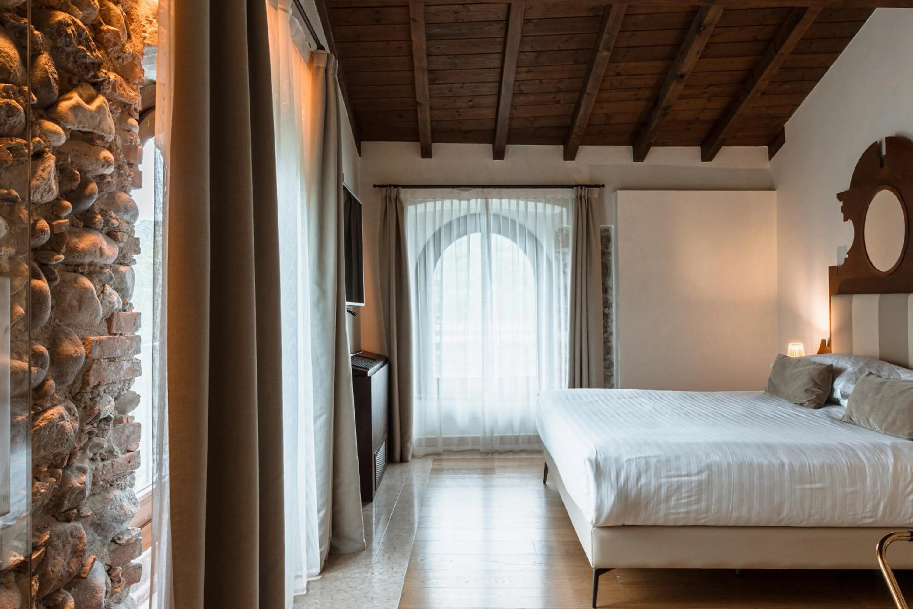 River view, Bed in Corte Regia Relais & Spa