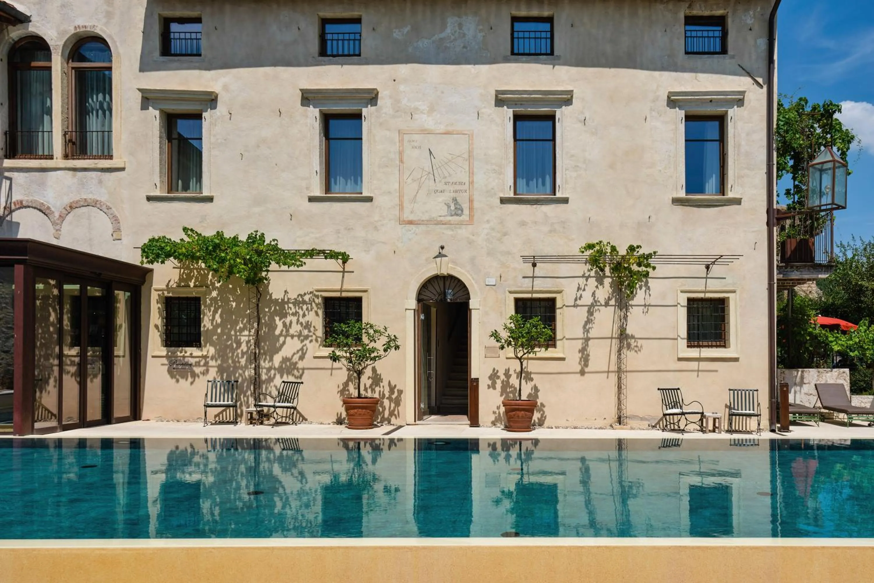 Pool view in Corte Regia Relais & Spa