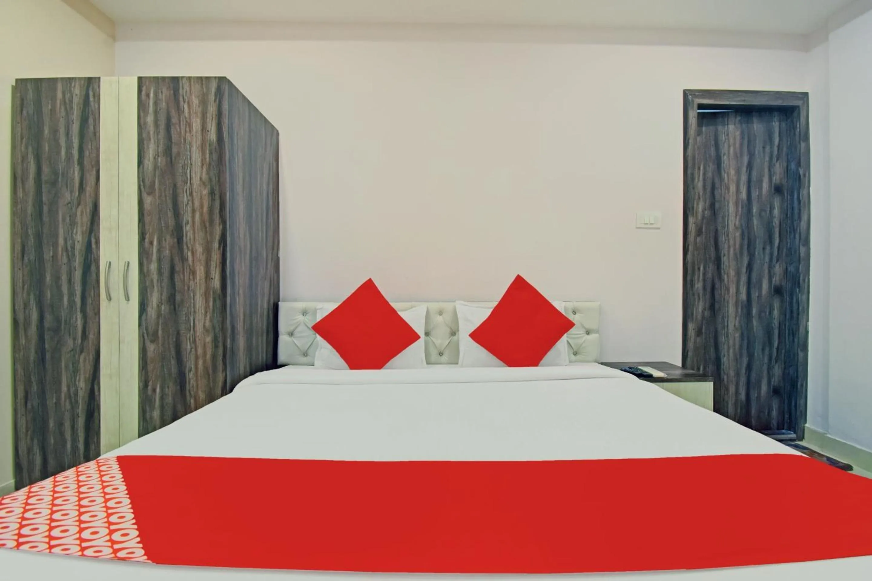 Lobby or reception, Bed in Hotel O by OYO Newtown Galaxy